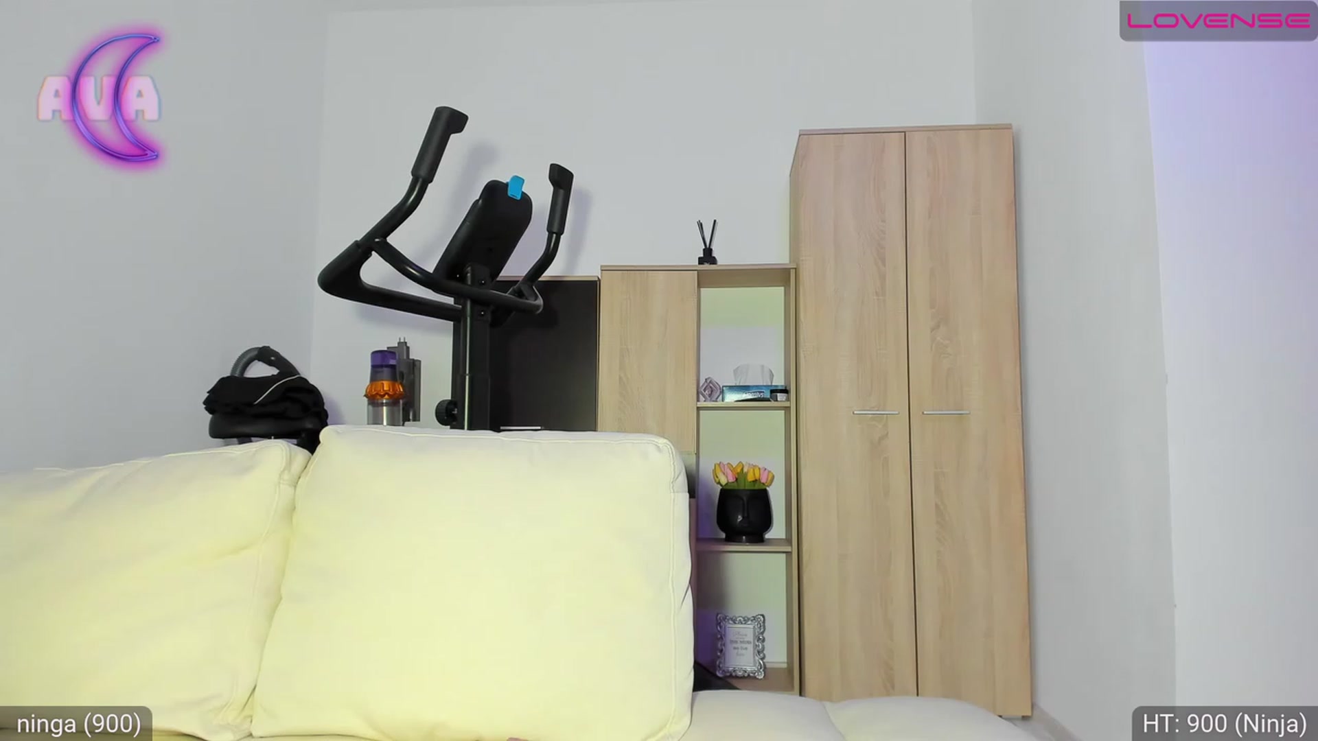 Gallery image thumbnail from AvaMoonlight's myfreecams stream on, 03/26/2023, 24:03 image 6 of 20