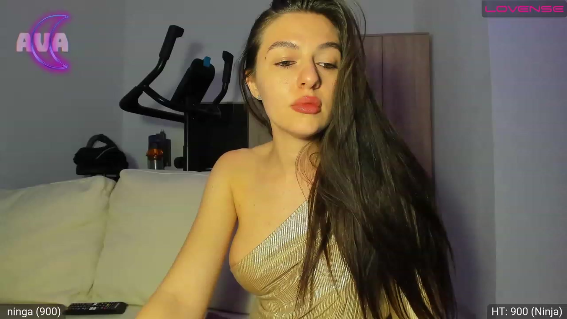 Gallery image thumbnail from AvaMoonlight's myfreecams stream on, 03/26/2023, 24:03 image 12 of 20