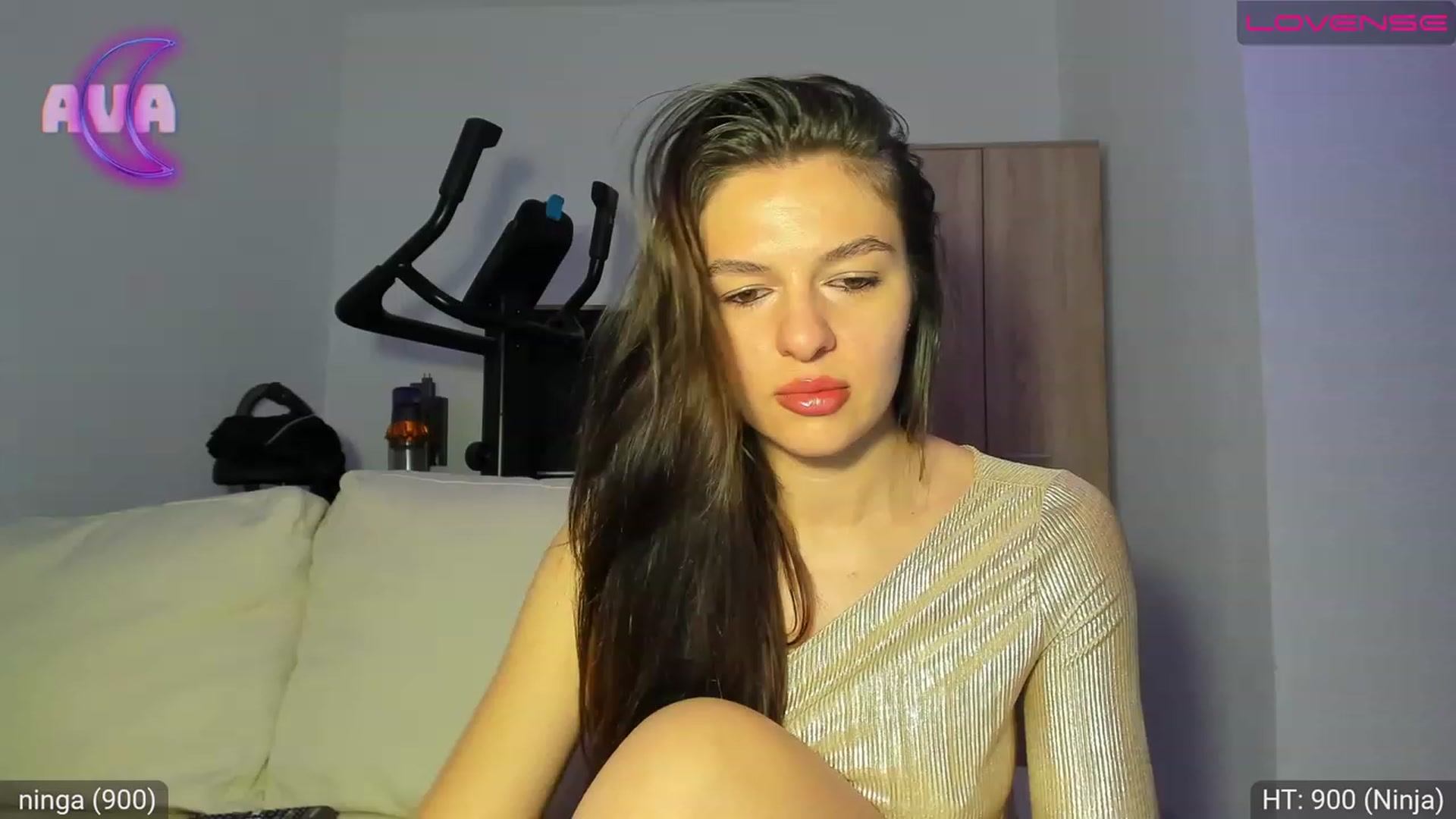 Gallery image thumbnail from AvaMoonlight's myfreecams stream on, 03/26/2023, 24:03 image 10 of 20