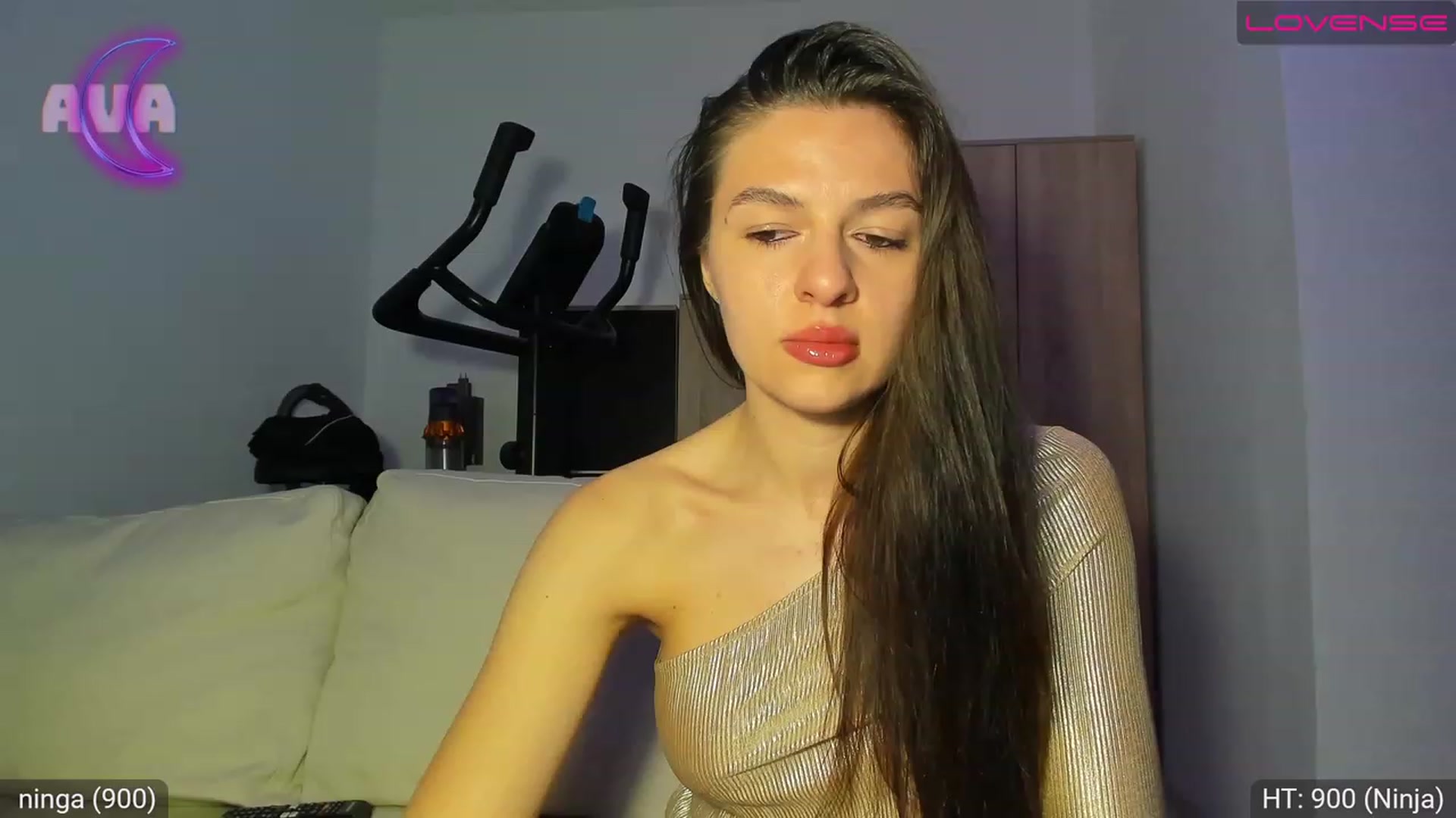 Gallery image thumbnail from AvaMoonlight's myfreecams stream on, 03/26/2023, 24:03 image 8 of 20