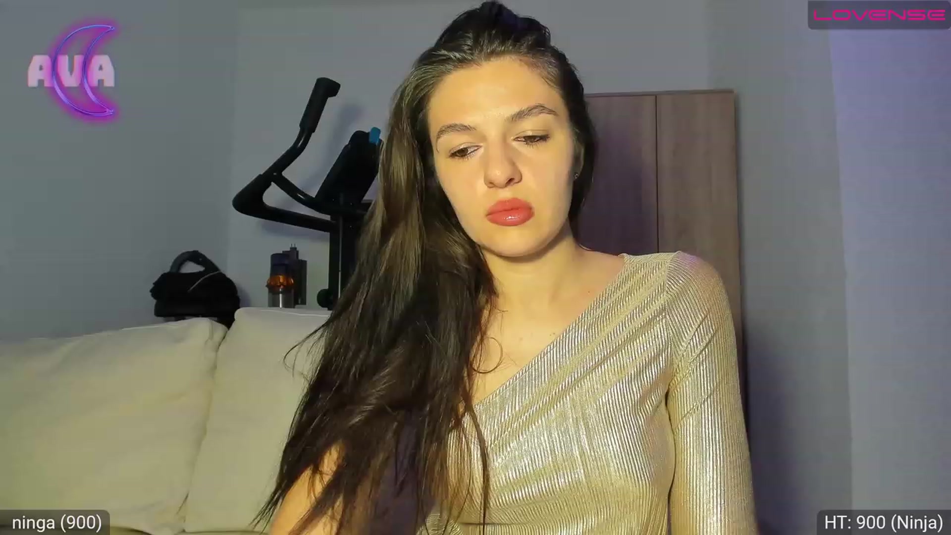 Gallery image thumbnail from AvaMoonlight's myfreecams stream on, 03/26/2023, 24:03 image 5 of 20