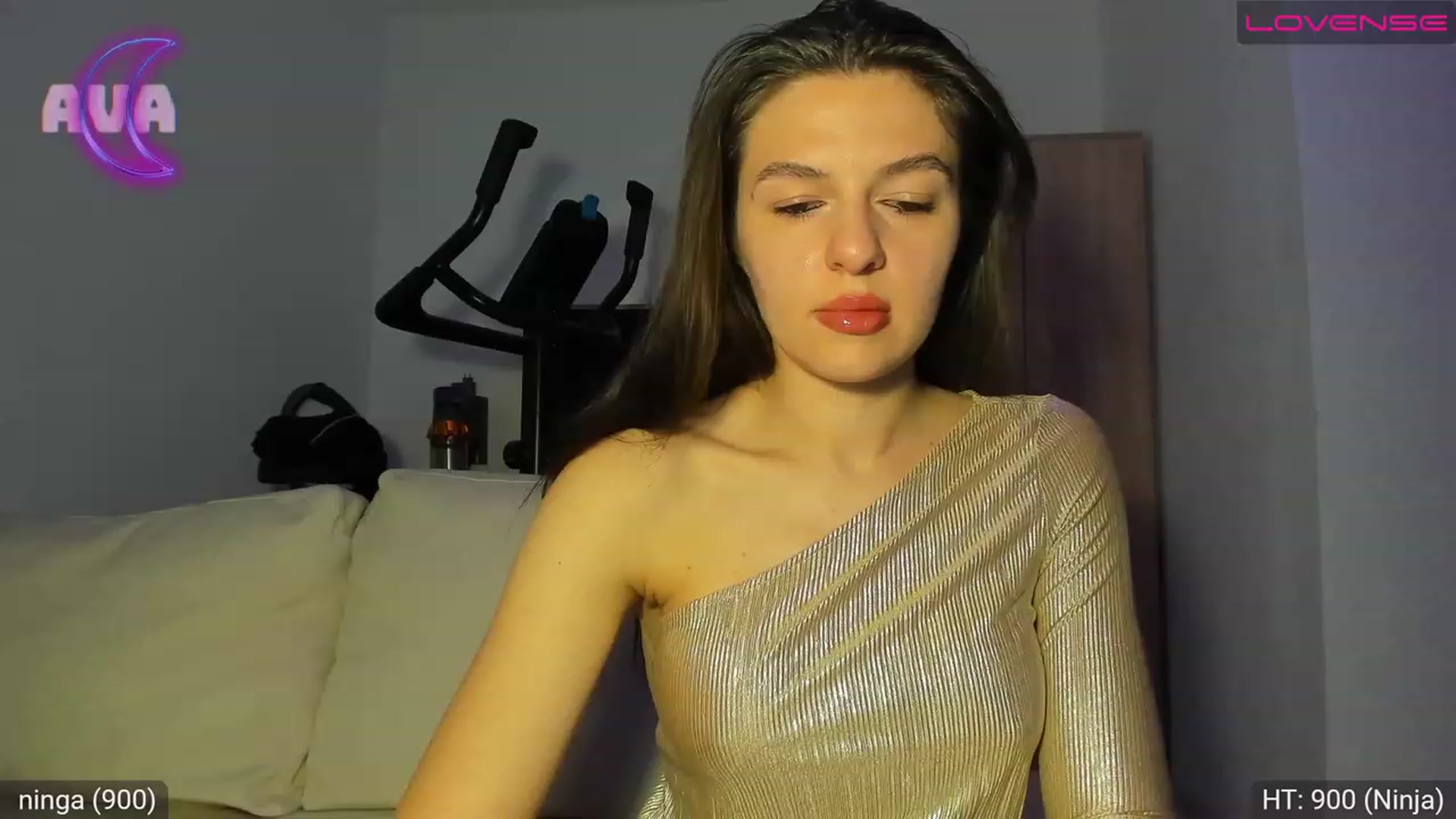 Gallery image thumbnail from AvaMoonlight's myfreecams stream on, 03/26/2023, 24:03 image 4 of 20