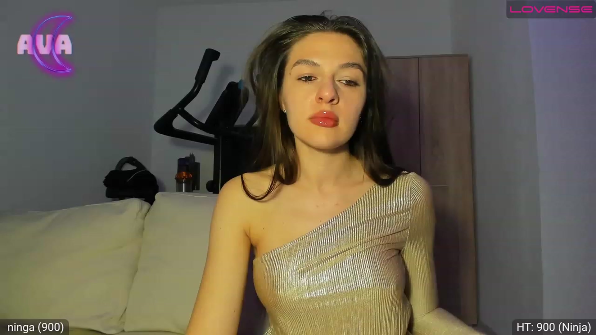 Gallery image thumbnail from AvaMoonlight's myfreecams stream on, 03/26/2023, 24:03 image 3 of 20