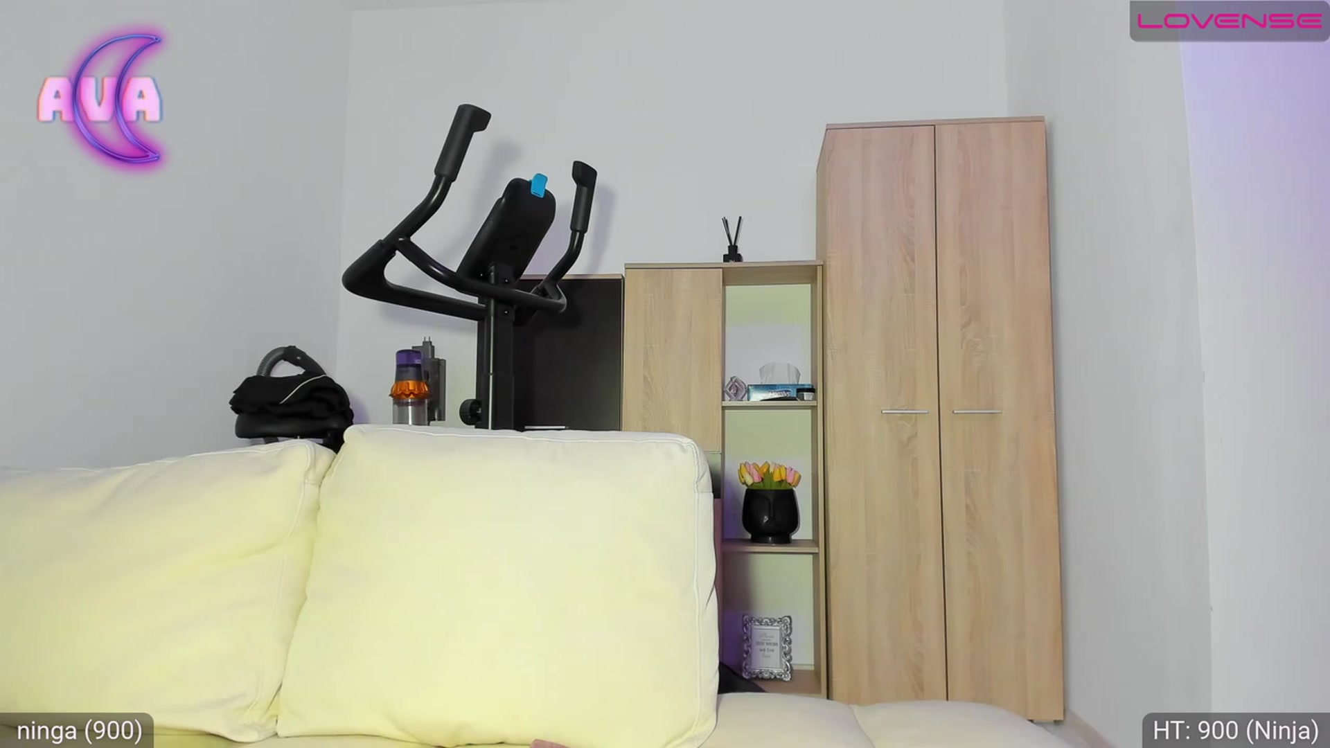 Gallery image thumbnail from AvaMoonlight's myfreecams stream on, 03/26/2023, 24:03 image 2 of 20