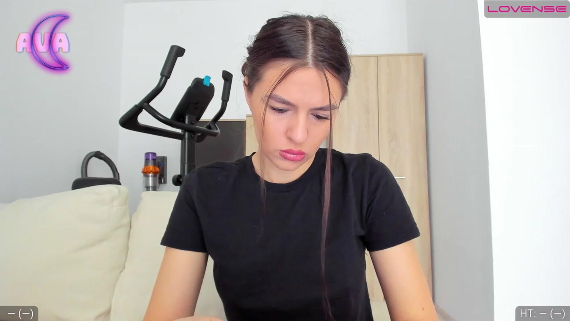 Gallery image thumbnail from AvaMoonlight's myfreecams stream on, 03/30/2023, 15:06 image 2 of 20