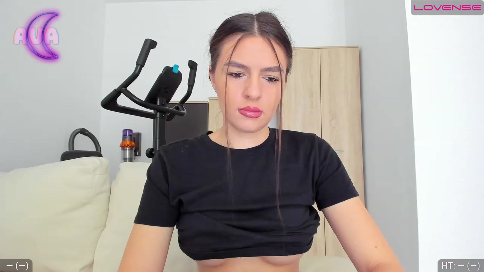Gallery image thumbnail from AvaMoonlight's myfreecams stream on, 03/30/2023, 15:06 image 10 of 20