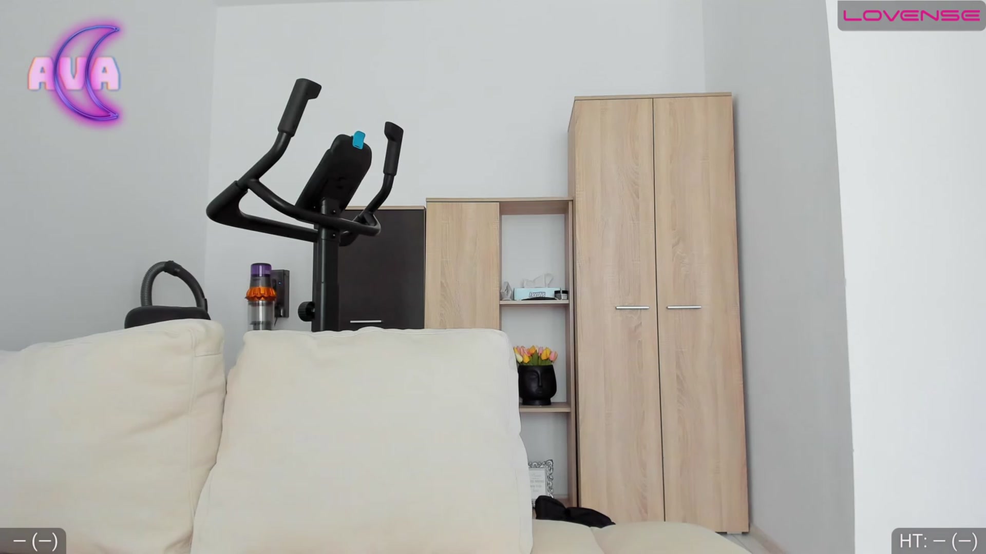 Gallery image thumbnail from AvaMoonlight's myfreecams stream on, 03/30/2023, 15:06 image 7 of 20