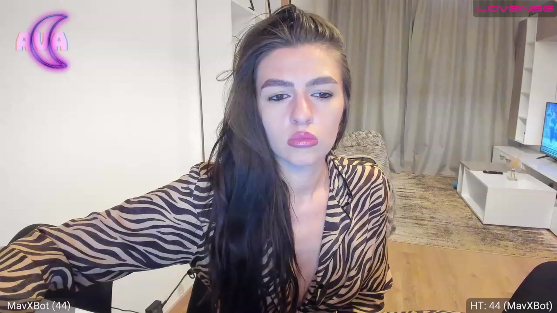 Gallery image thumbnail from AvaMoonlight's myfreecams stream on, 04/08/2023, 21:25 image 5 of 20
