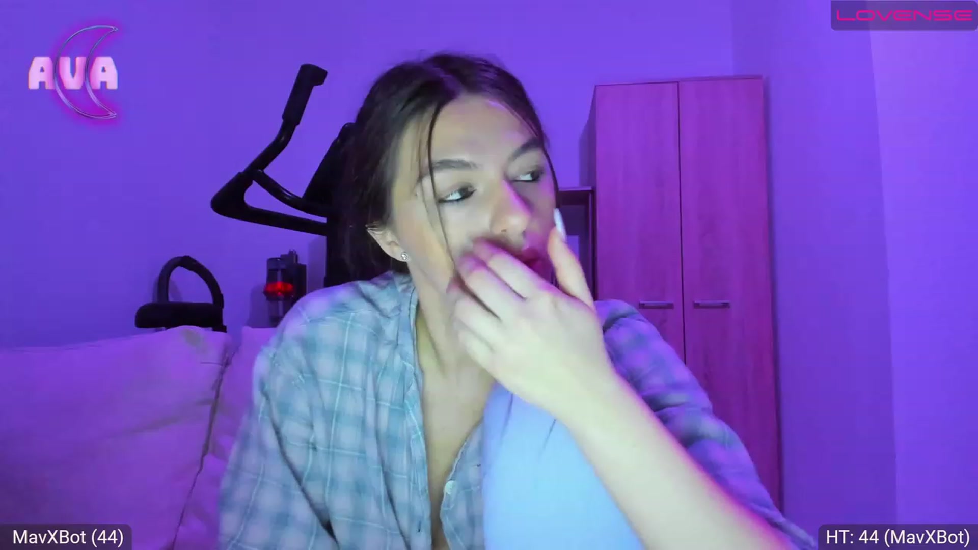 Gallery image thumbnail from AvaMoonlight's myfreecams stream on, 04/09/2023, 23:18 image 3 of 20