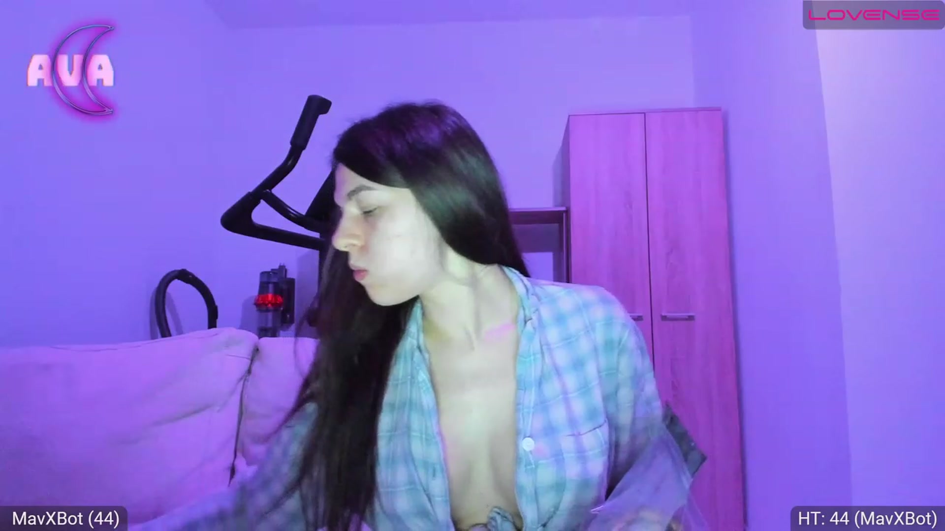 Gallery image thumbnail from AvaMoonlight's myfreecams stream on, 04/17/2023, 22:03 image 11 of 20