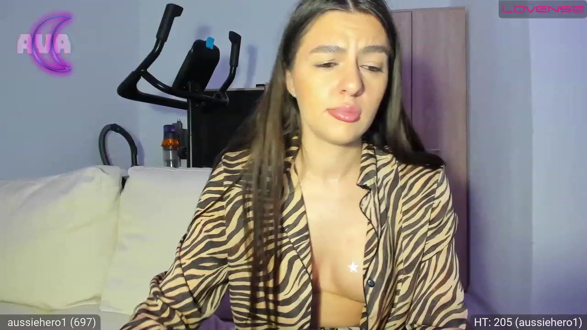 Gallery image thumbnail from AvaMoonlight's myfreecams stream on, 04/21/2023, 23:40 image 19 of 20