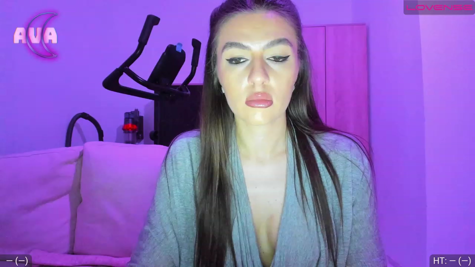 Gallery image thumbnail from AvaMoonlight's myfreecams stream on, 05/12/2023, 24:03 image 1 of 20