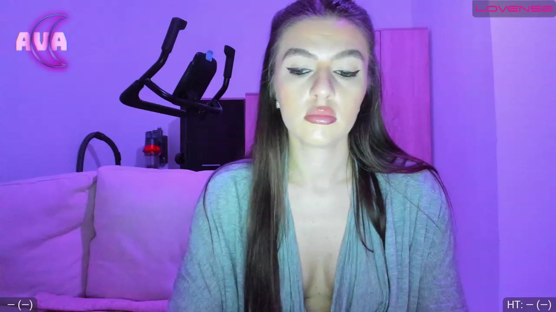 Gallery image thumbnail from AvaMoonlight's myfreecams stream on, 05/12/2023, 24:03 image 2 of 20