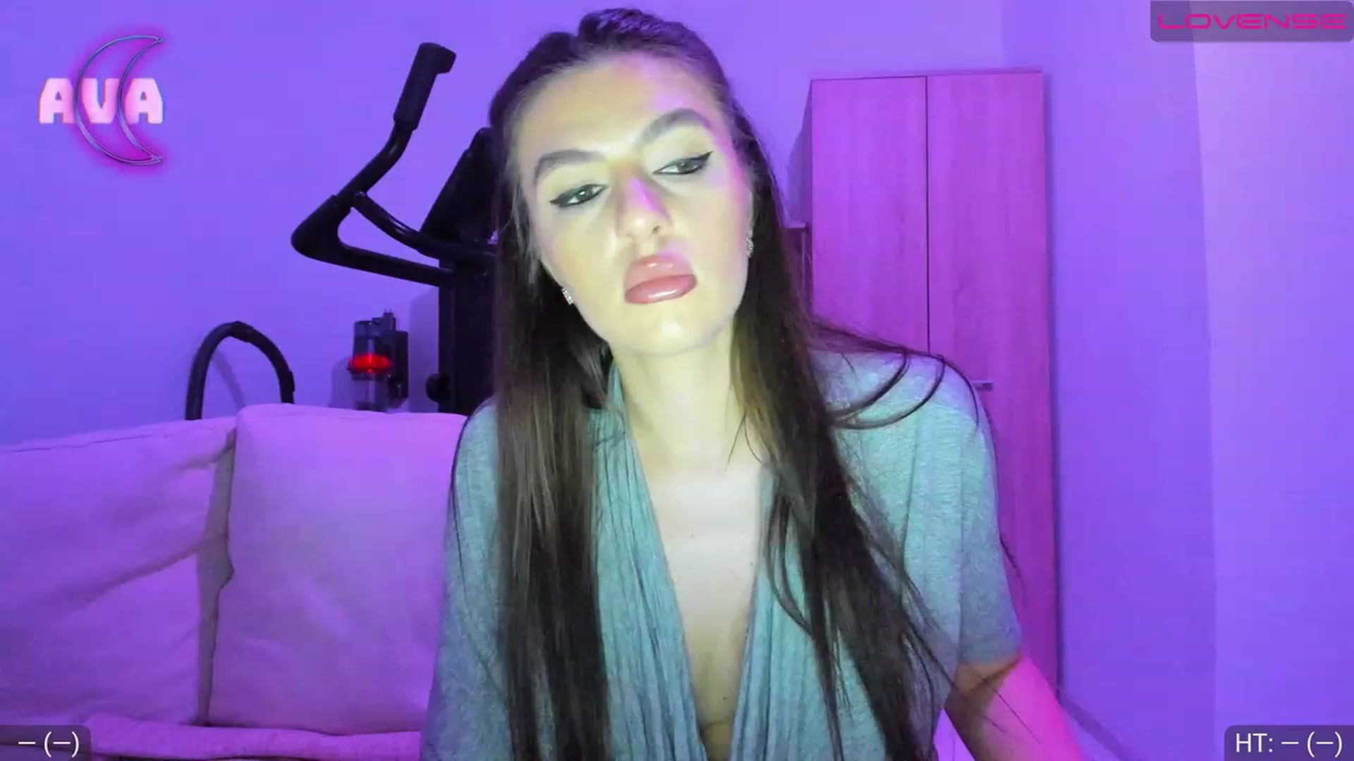 Gallery image thumbnail from AvaMoonlight's myfreecams stream on, 05/12/2023, 24:03 image 3 of 20