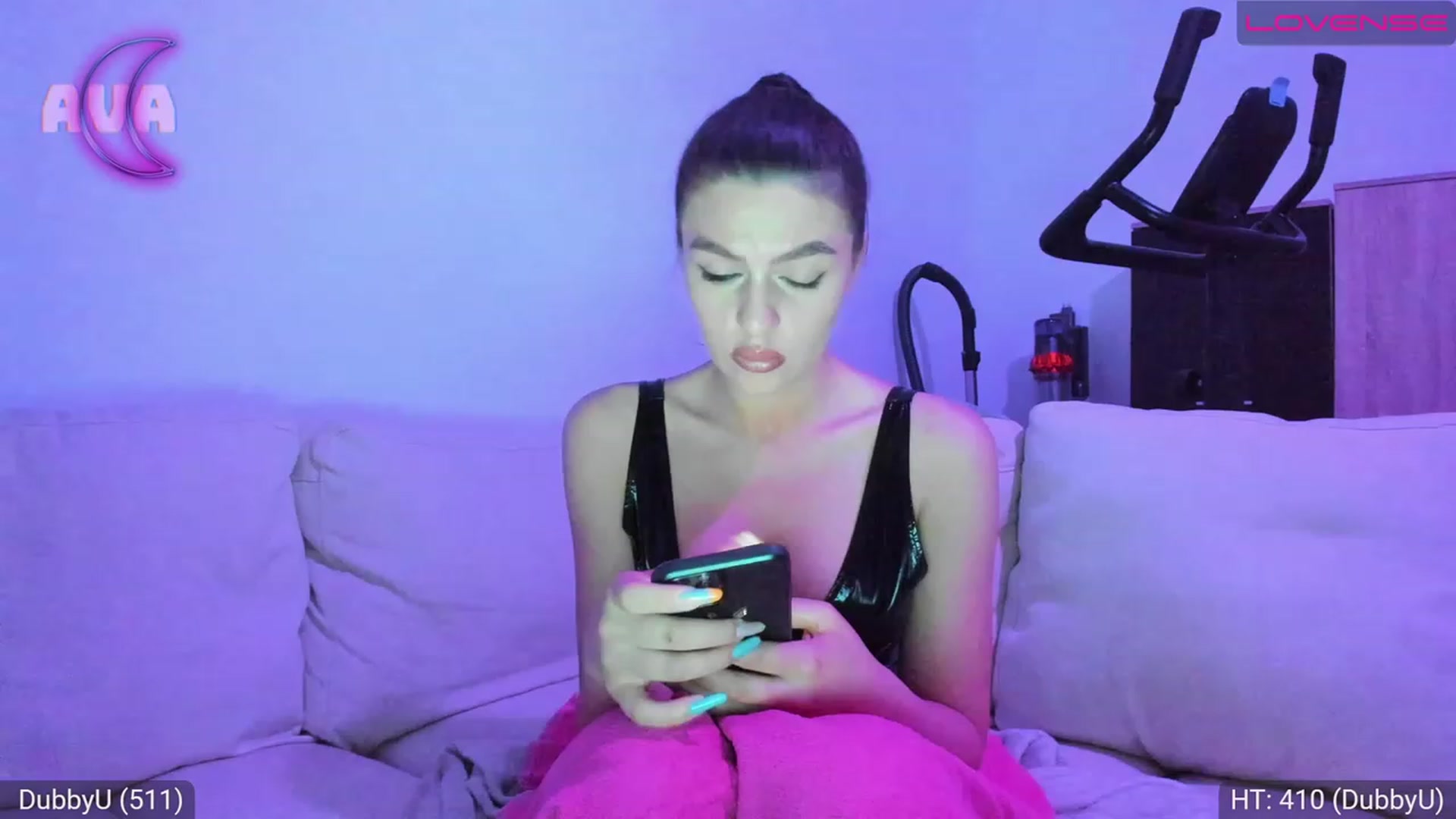 Gallery image thumbnail from AvaMoonlight's myfreecams stream on, 06/05/2023, 23:03 image 3 of 20