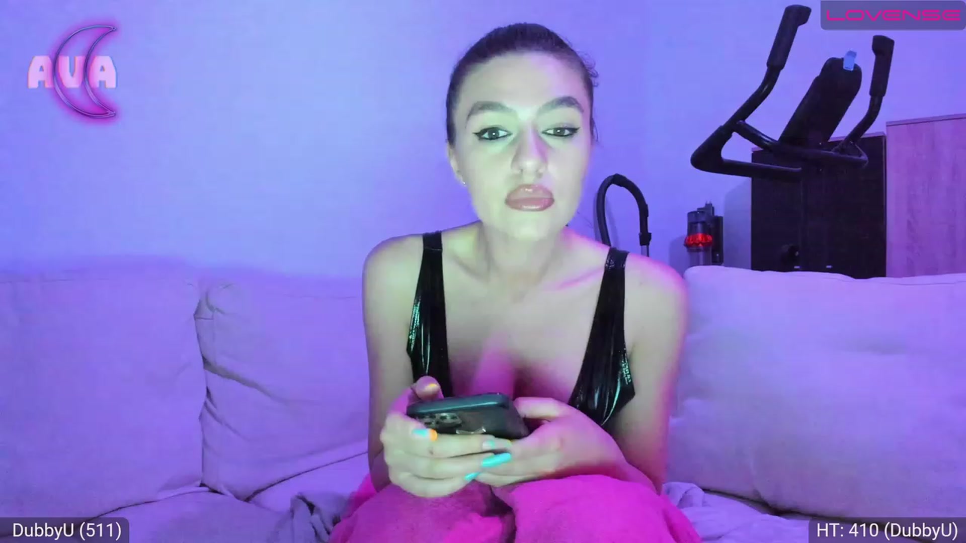 Gallery image thumbnail from AvaMoonlight's myfreecams stream on, 06/05/2023, 23:03 image 2 of 20