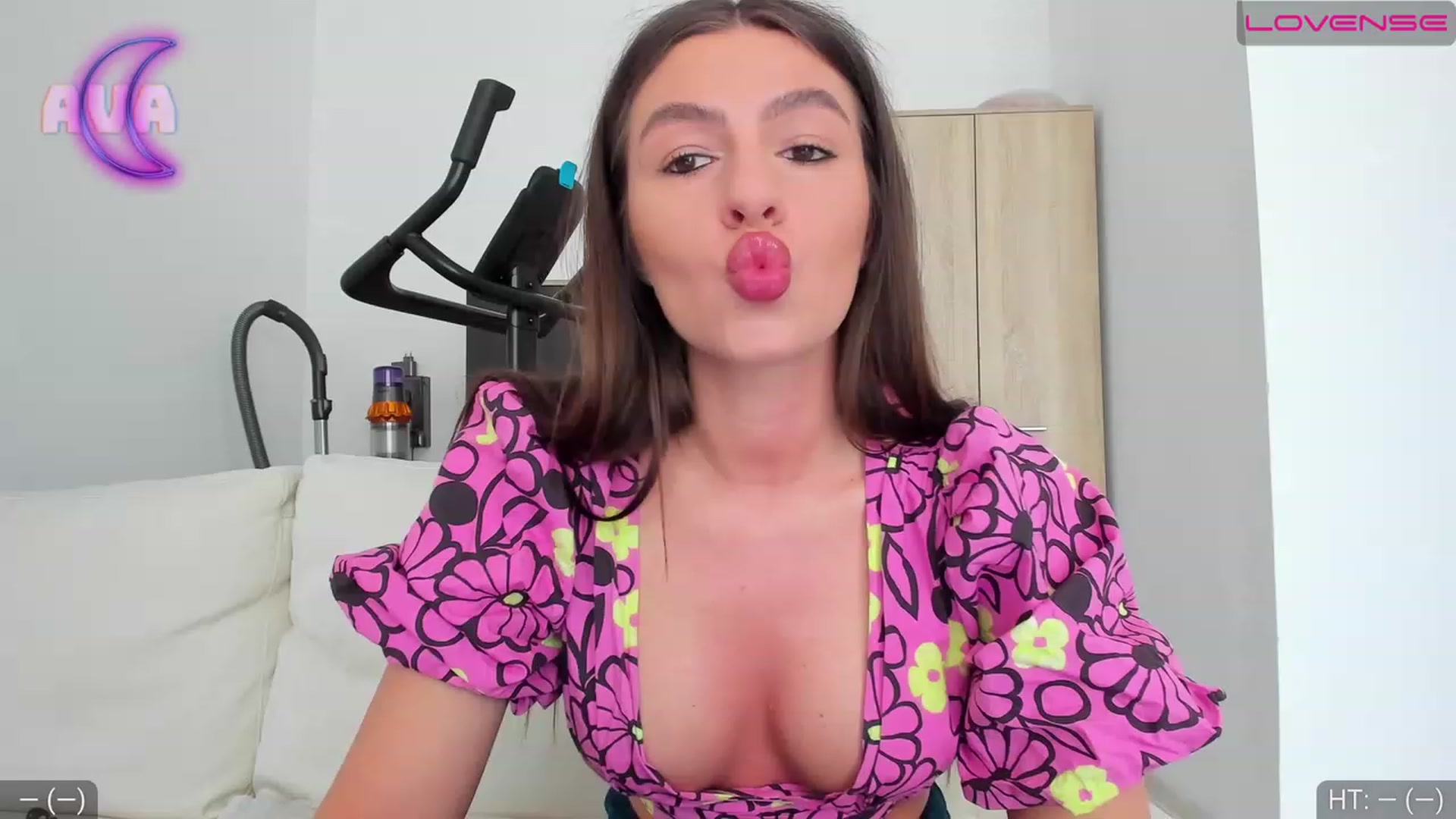 Gallery image thumbnail from AvaMoonlight's myfreecams stream on, 06/07/2023, 16:02 image 5 of 20