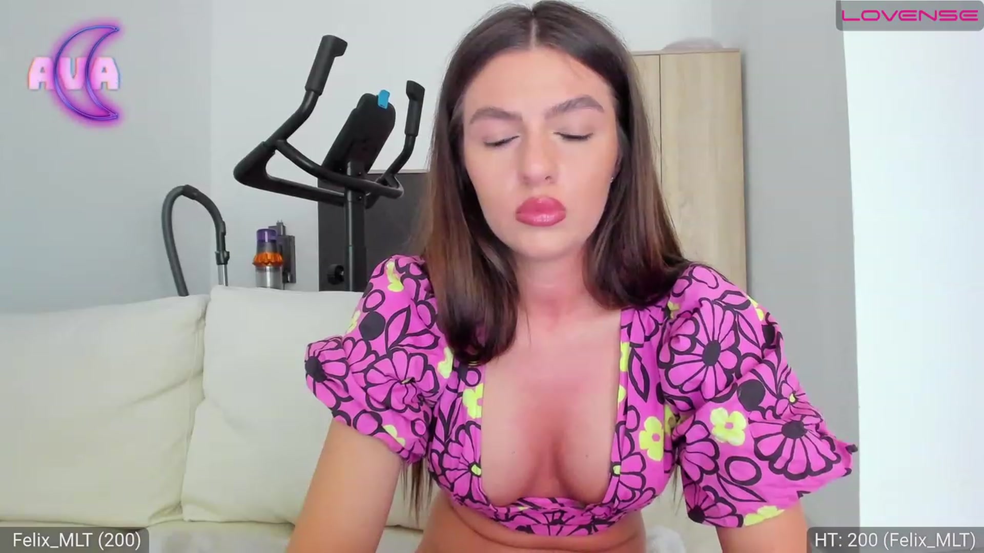 Gallery image thumbnail from AvaMoonlight's myfreecams stream on, 06/07/2023, 16:18 image 20 of 20