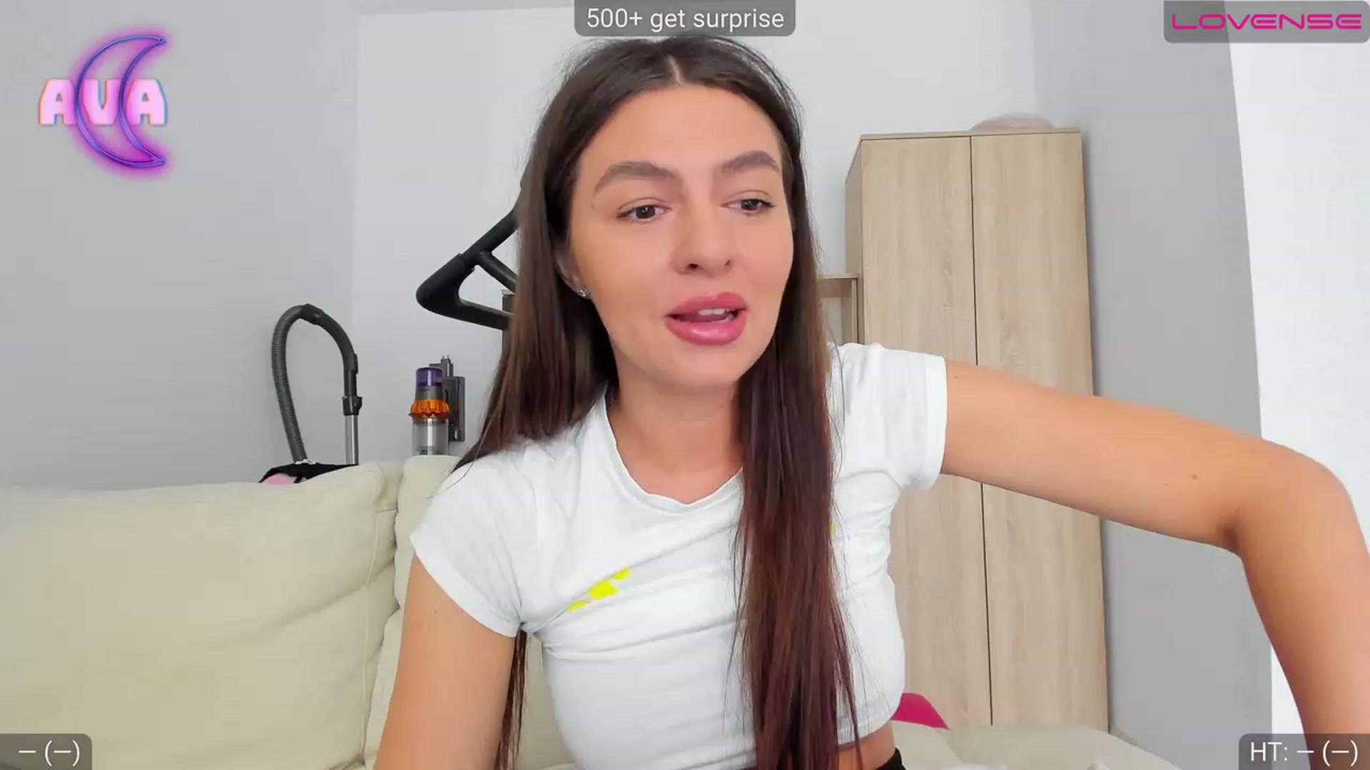Gallery image thumbnail from AvaMoonlight's myfreecams stream on, 06/13/2023, 11:15 image 2 of 20