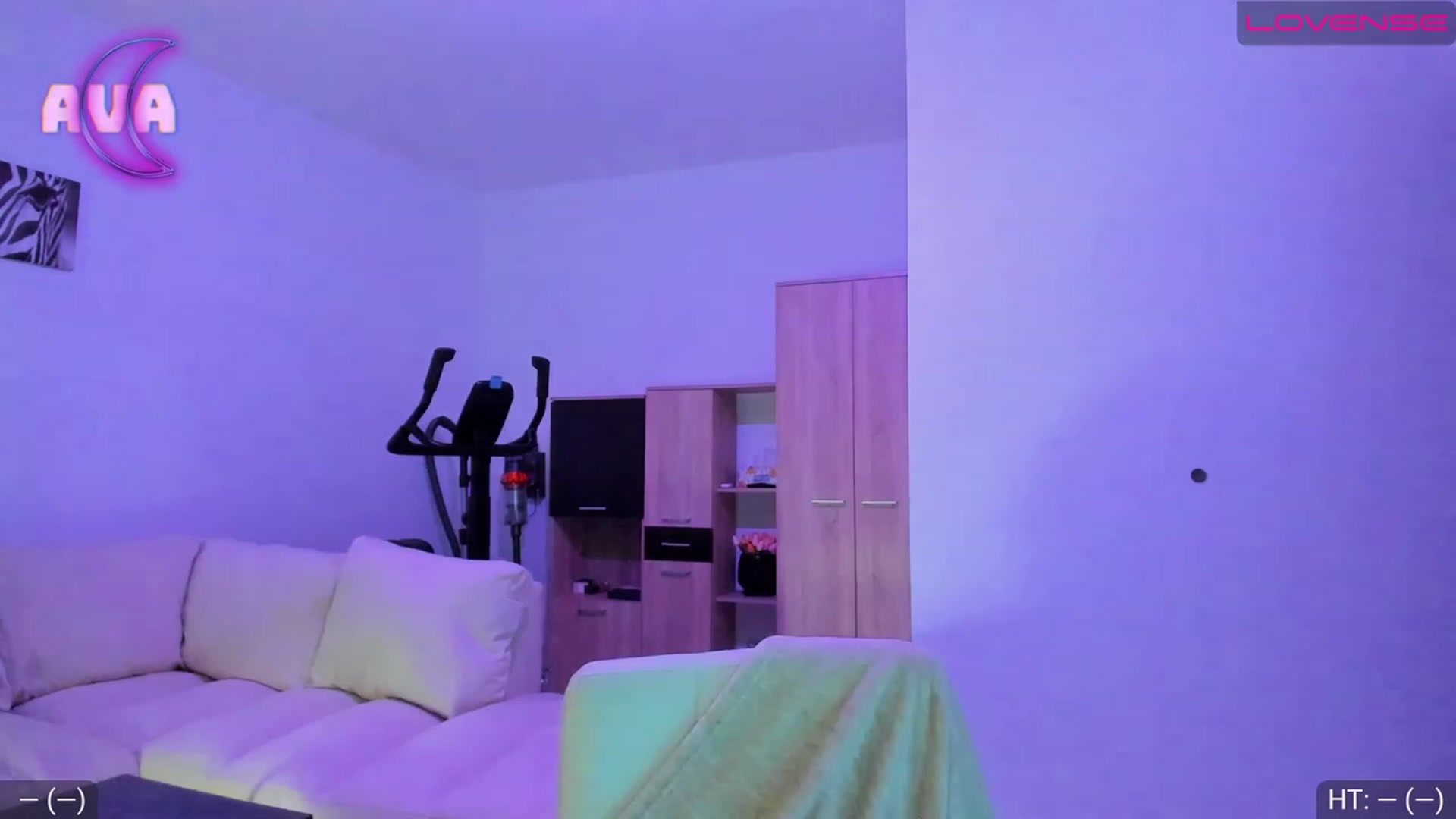 Gallery image thumbnail from AvaMoonlight's myfreecams stream on, 07/24/2023, 23:06 image 1 of 20