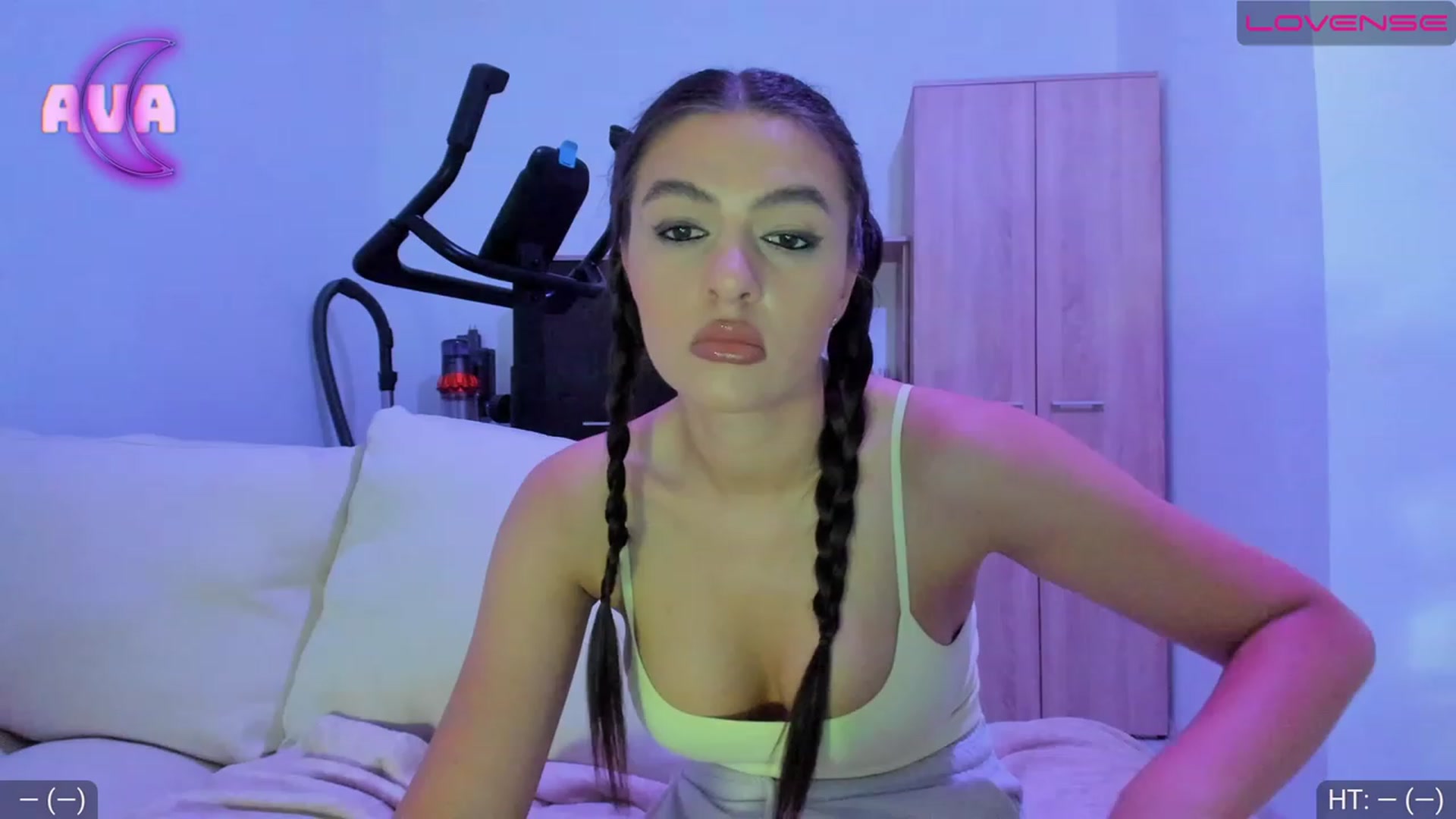 Gallery image thumbnail from AvaMoonlight's myfreecams stream on, 07/25/2023, 23:12 image 2 of 20
