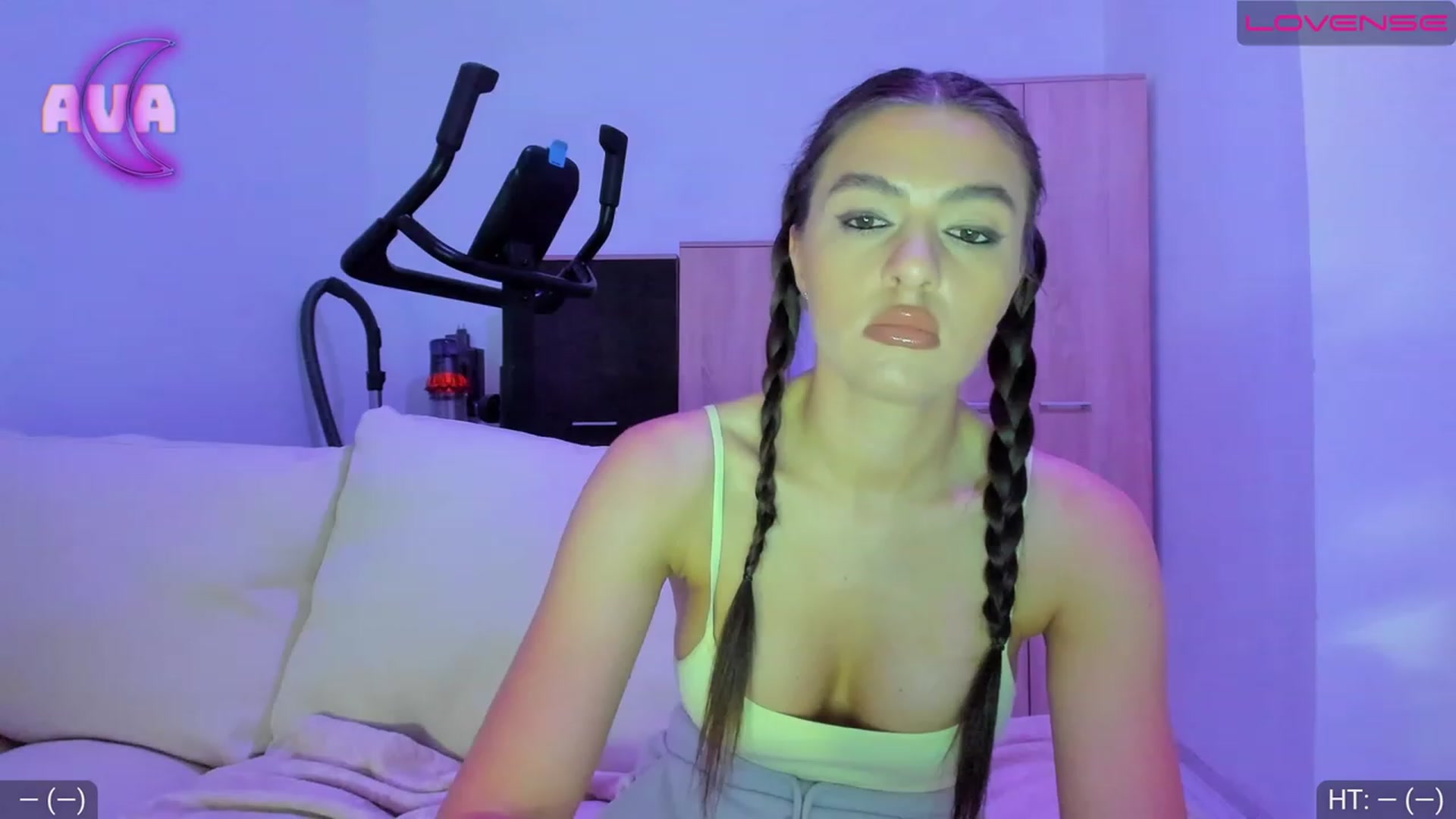 Gallery image thumbnail from AvaMoonlight's myfreecams stream on, 07/25/2023, 23:12 image 1 of 20