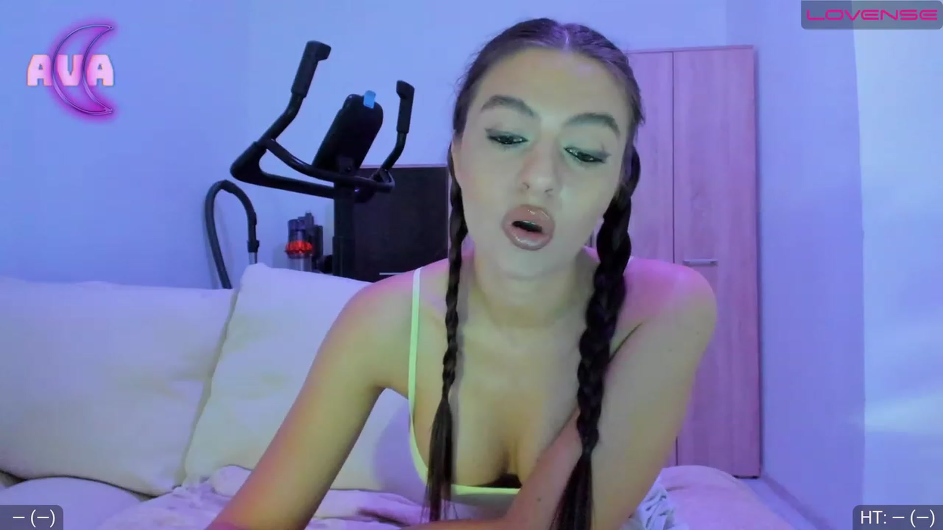 Gallery image thumbnail from AvaMoonlight's myfreecams stream on, 07/25/2023, 23:12 image 8 of 20