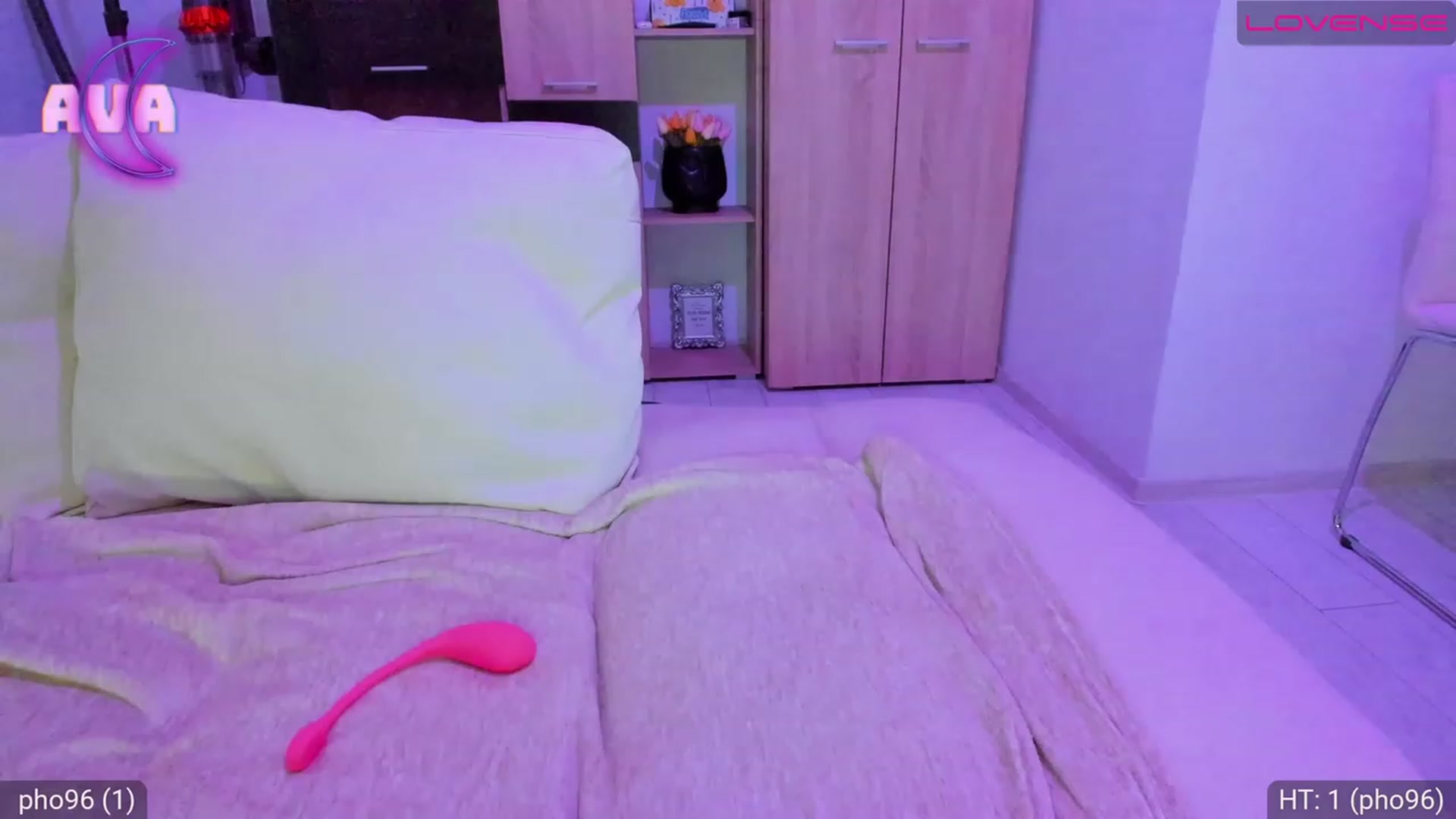 Gallery image thumbnail from AvaMoonlight's myfreecams stream on, 07/27/2023, 24:01 image 7 of 20
