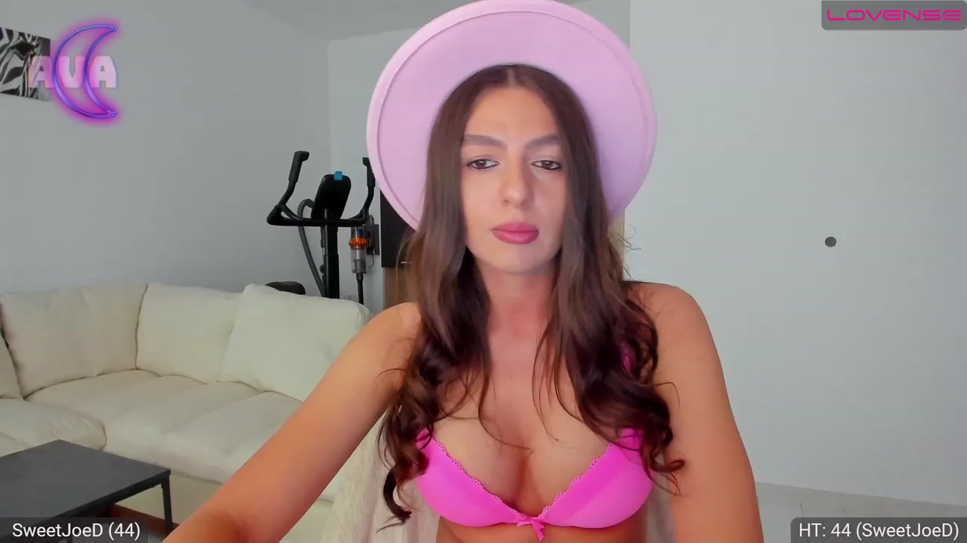 Gallery image thumbnail from AvaMoonlight's myfreecams stream on, 07/27/2023, 16:06 image 12 of 20
