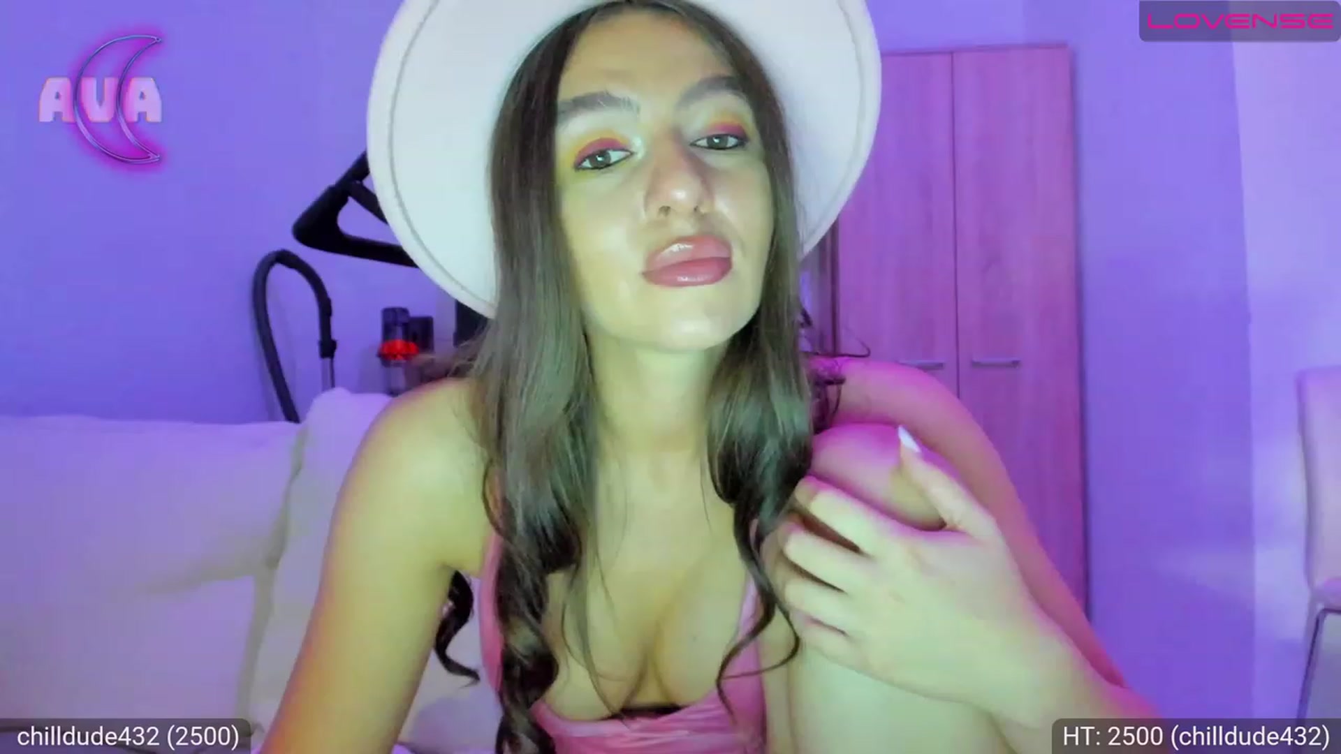 Gallery image thumbnail from AvaMoonlight's myfreecams stream on, 07/27/2023, 23:26 image 13 of 20