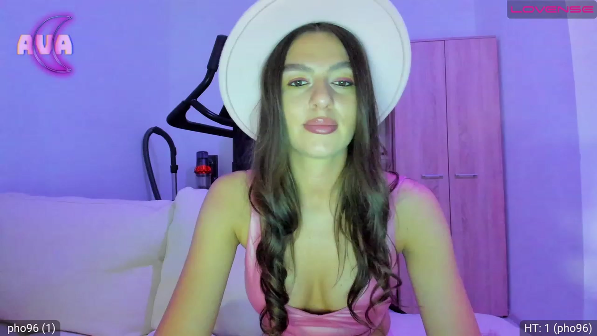 Gallery image thumbnail from AvaMoonlight's myfreecams stream on, 07/27/2023, 23:26 image 1 of 20