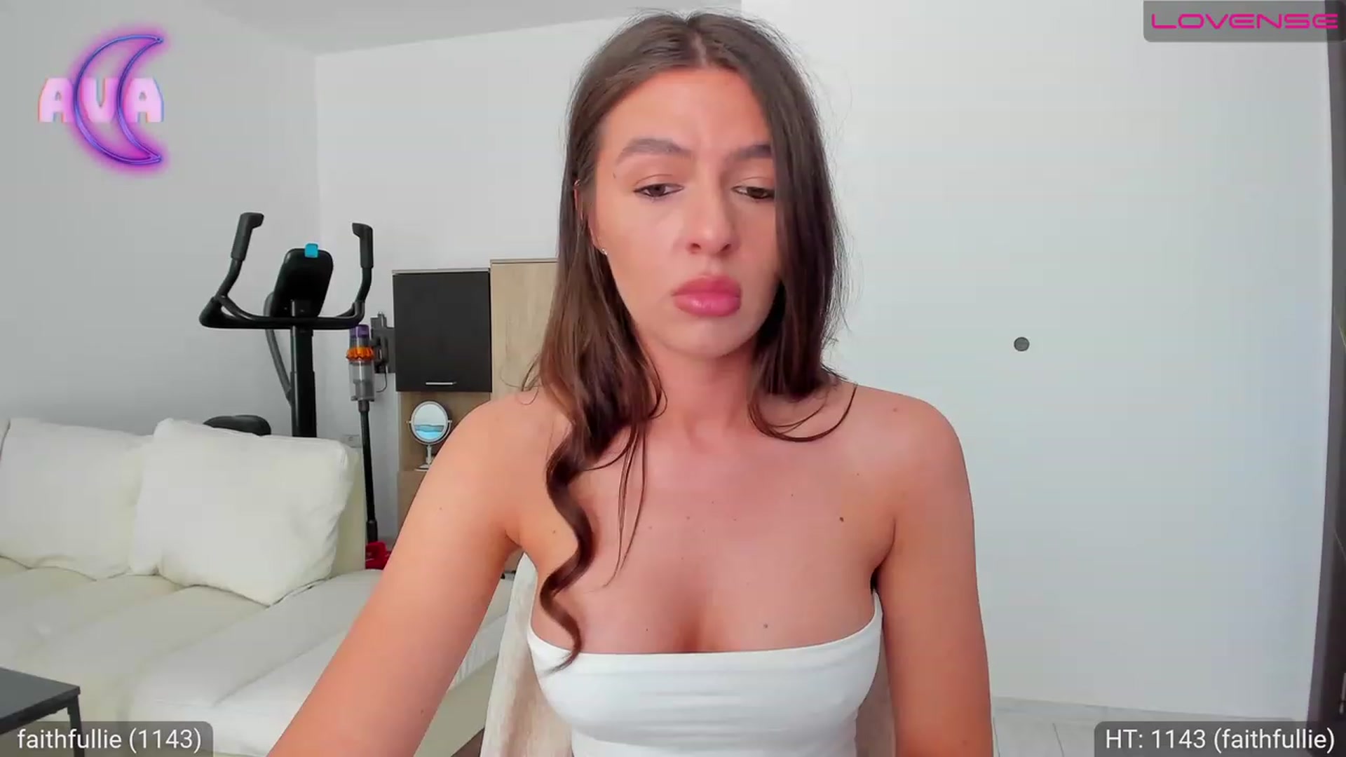 Gallery image thumbnail from AvaMoonlight's myfreecams stream on, 07/28/2023, 16:03 image 18 of 20