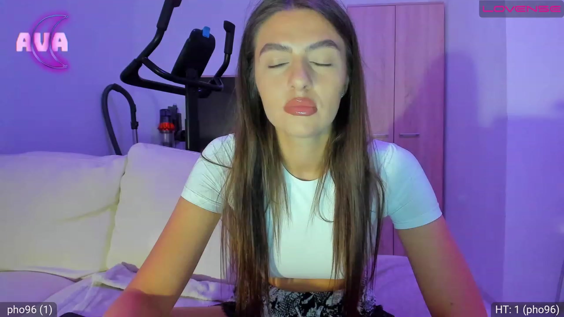 Gallery image thumbnail from AvaMoonlight's myfreecams stream on, 08/07/2023, 22:25 image 3 of 20