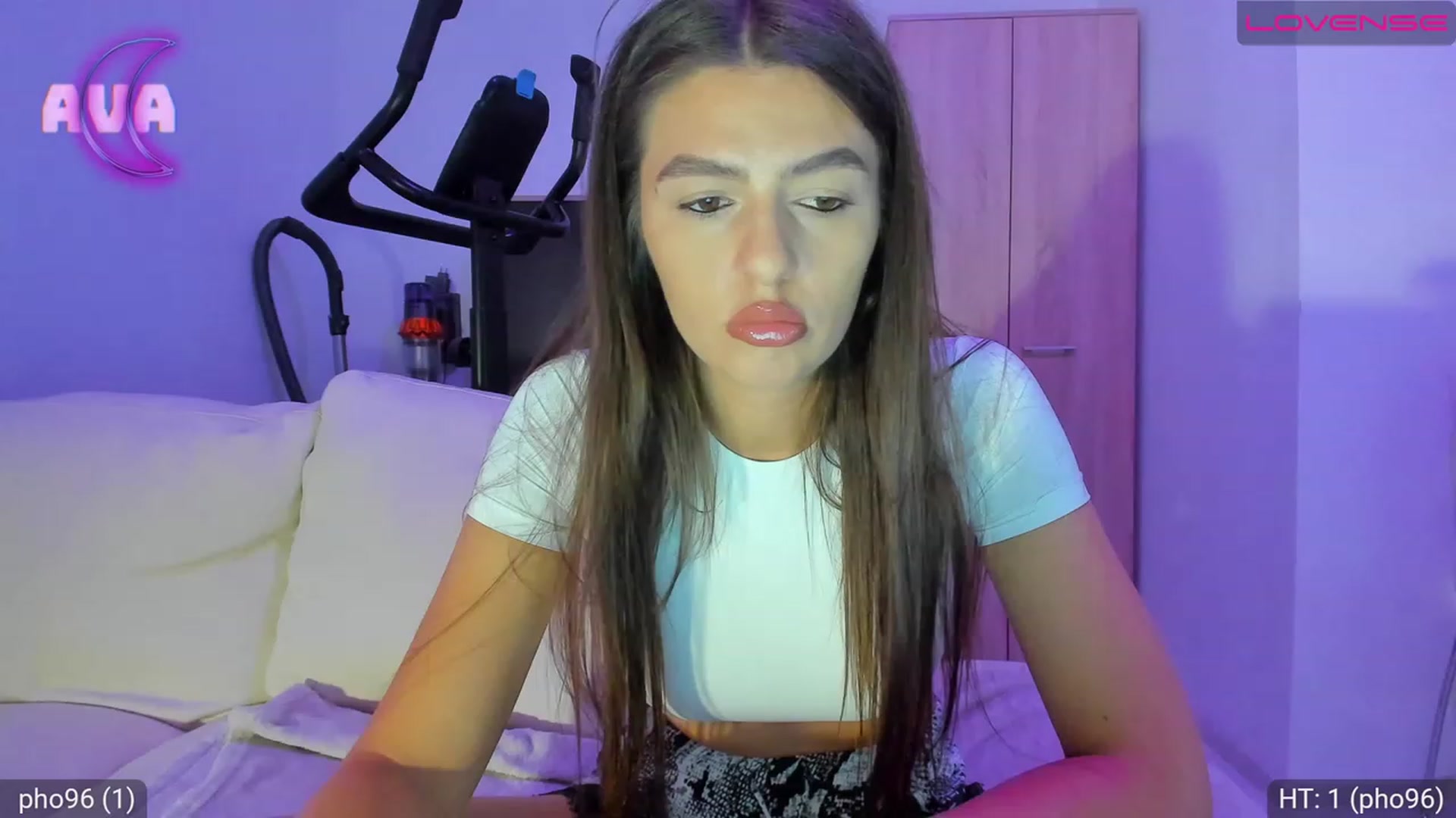 Gallery image thumbnail from AvaMoonlight's myfreecams stream on, 08/07/2023, 22:25 image 1 of 20