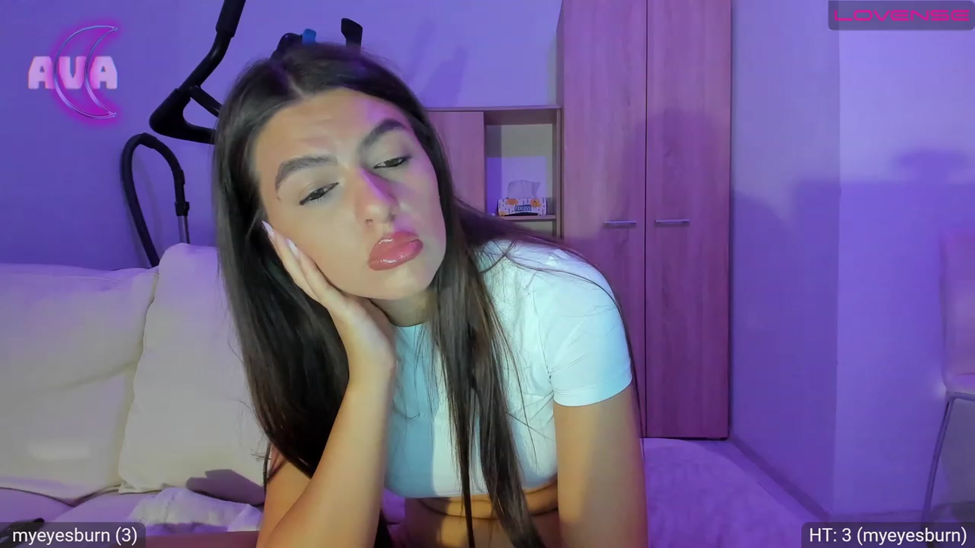 Gallery image thumbnail from AvaMoonlight's myfreecams stream on, 08/07/2023, 23:54 image 13 of 20