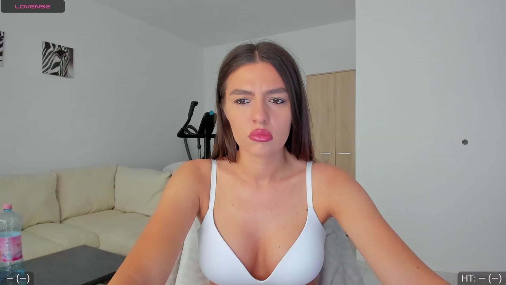 Gallery image thumbnail from AvaMoonlight's myfreecams stream on, 08/16/2023, 16:16 image 1 of 20