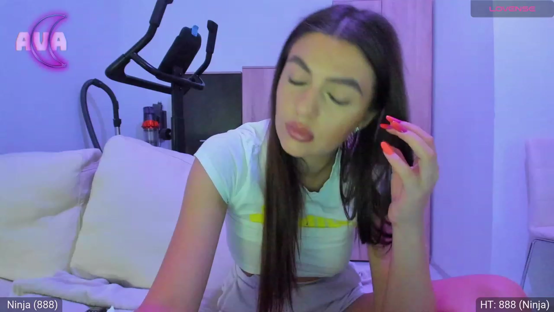 Gallery image thumbnail from AvaMoonlight's myfreecams stream on, 08/20/2023, 24:00 image 9 of 20