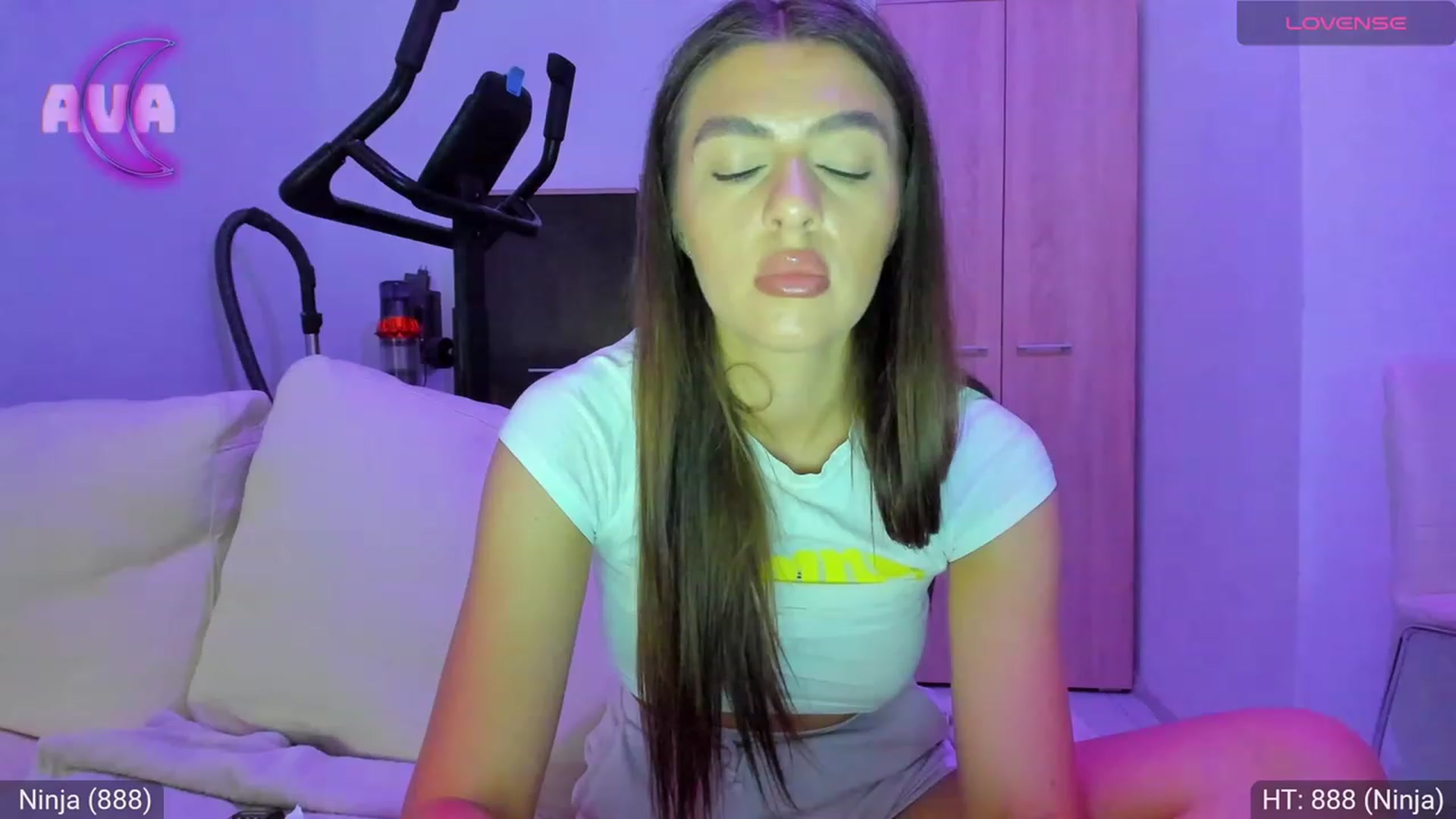 Gallery image thumbnail from AvaMoonlight's myfreecams stream on, 08/20/2023, 24:00 image 8 of 20