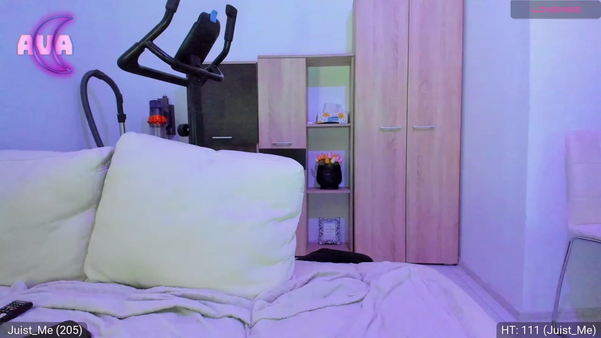 Gallery image thumbnail from AvaMoonlight's myfreecams stream on, 08/25/2023, 22:40 image 5 of 20