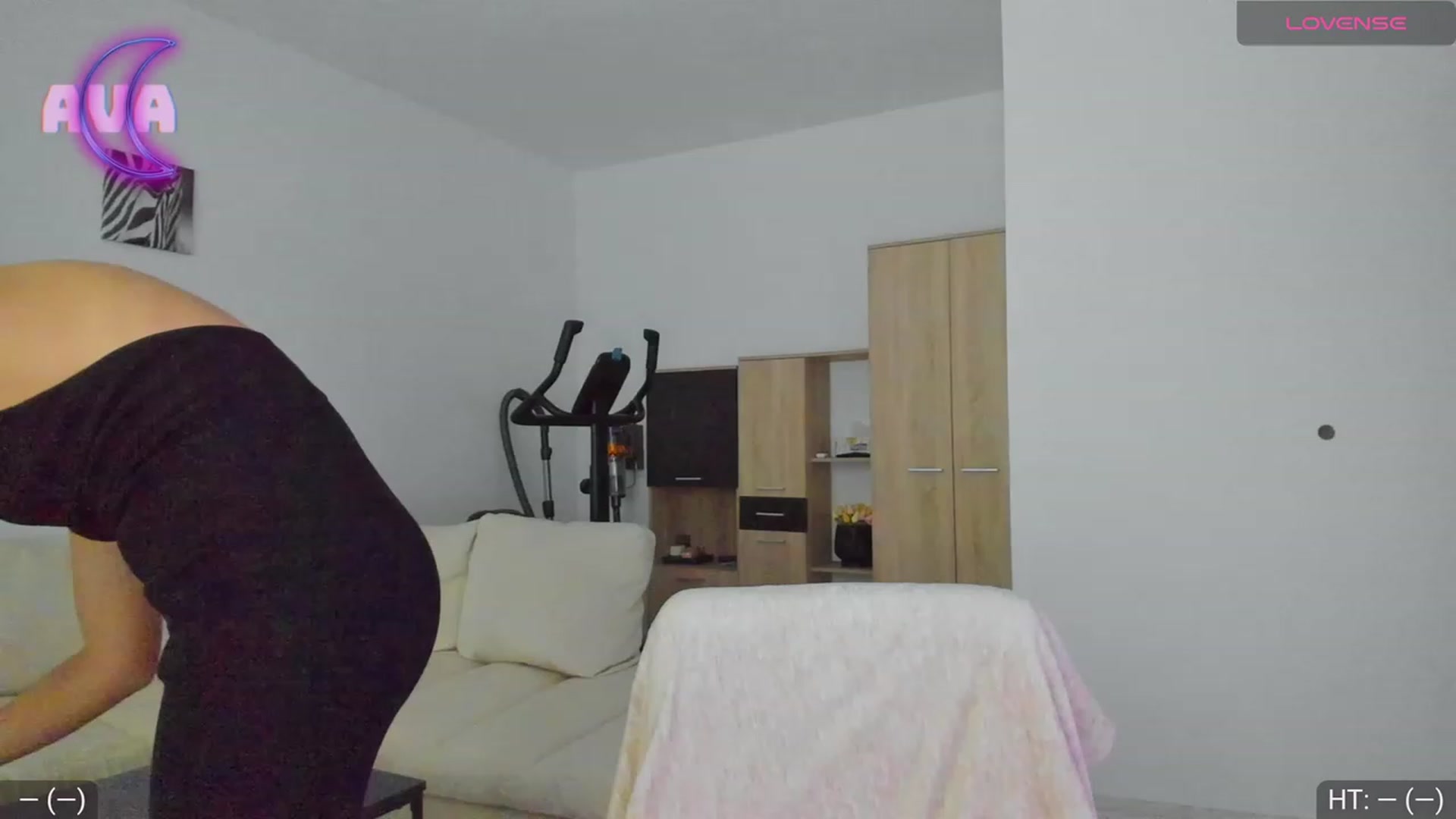 Gallery image thumbnail from AvaMoonlight's myfreecams stream on, 09/03/2023, 16:07 image 5 of 20