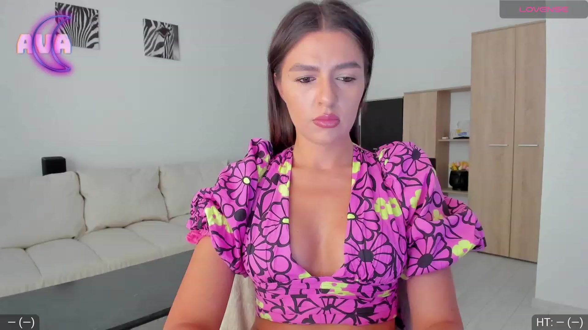 Gallery image thumbnail from AvaMoonlight's myfreecams stream on, 09/13/2023, 16:08 image 4 of 20