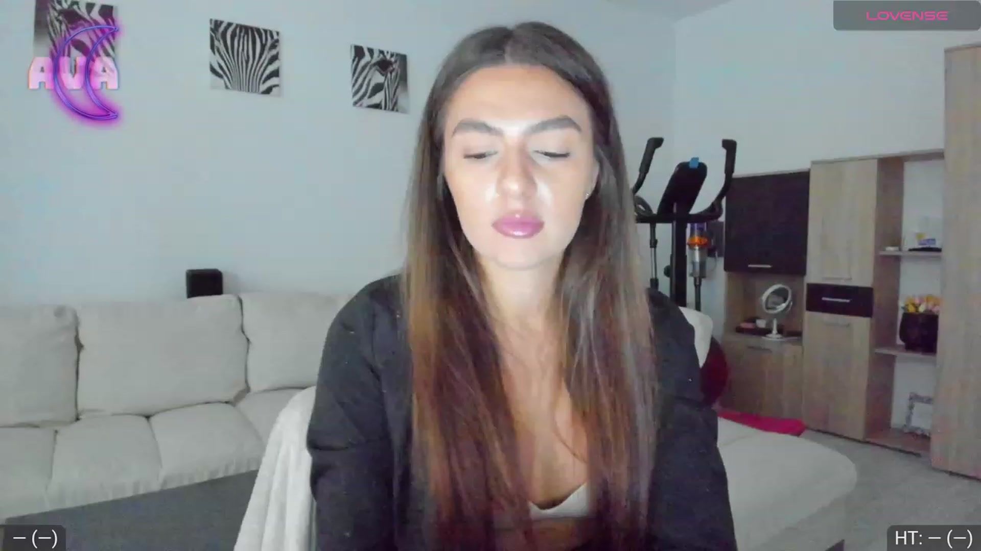 Gallery image thumbnail from AvaMoonlight's myfreecams stream on, 09/15/2023, 15:19 image 3 of 20