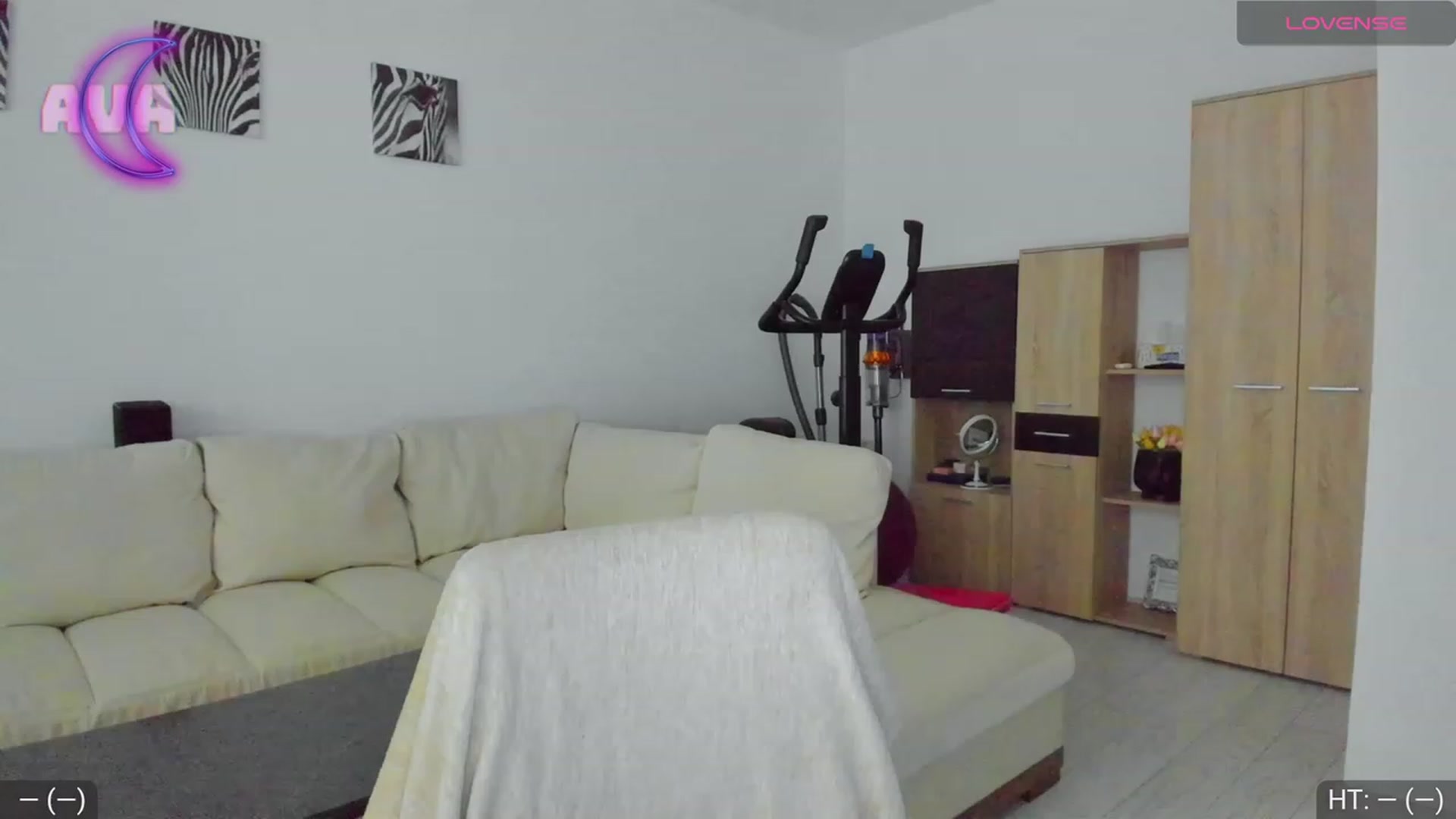 Gallery image thumbnail from AvaMoonlight's myfreecams stream on, 09/15/2023, 15:19 image 8 of 20