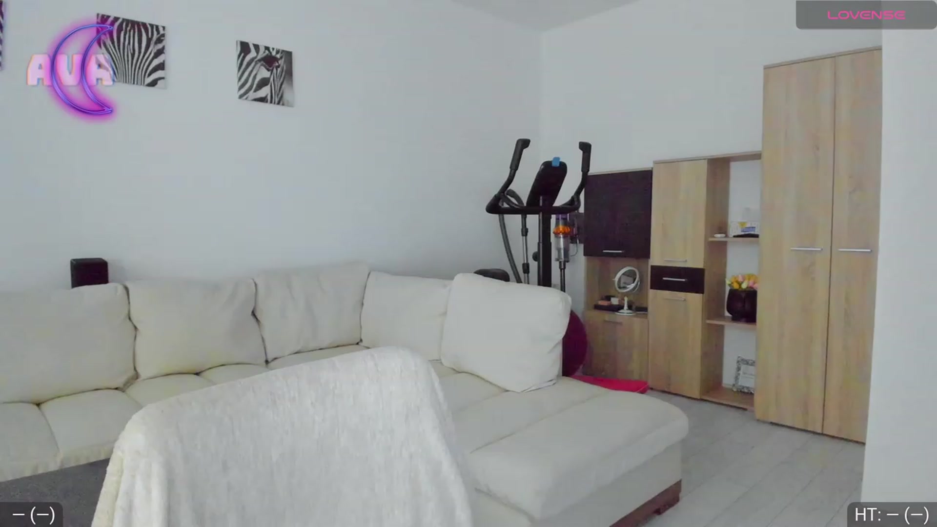 Gallery image thumbnail from AvaMoonlight's myfreecams stream on, 09/15/2023, 15:19 image 9 of 20