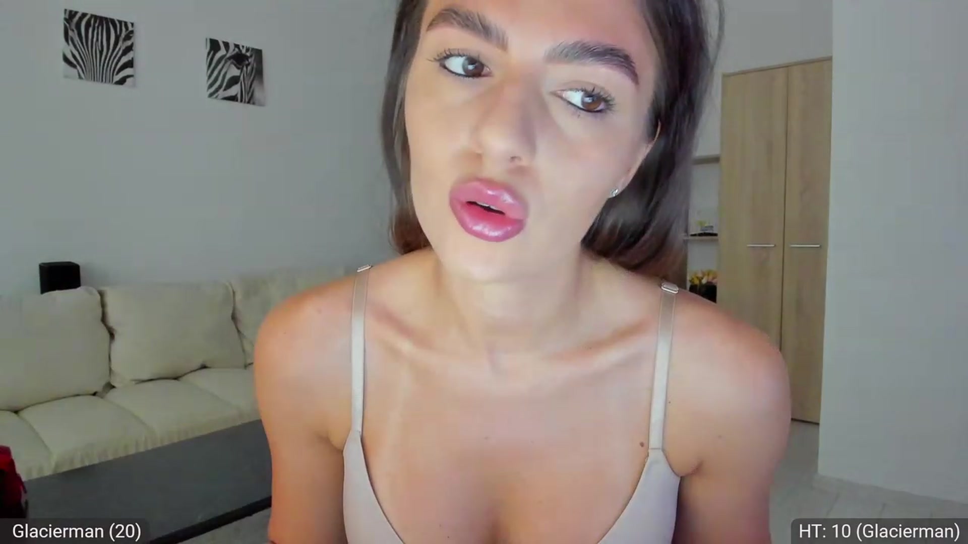 Gallery image thumbnail from AvaMoonlight's myfreecams stream on, 09/19/2023, 16:11 image 3 of 20
