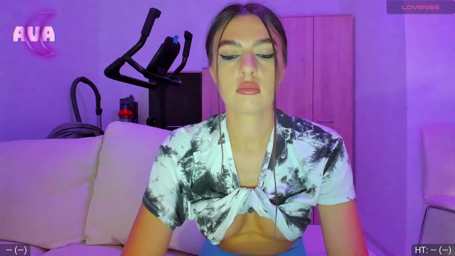 Gallery image thumbnail from AvaMoonlight's myfreecams stream on, 09/19/2023, 22:36 image 8 of 20