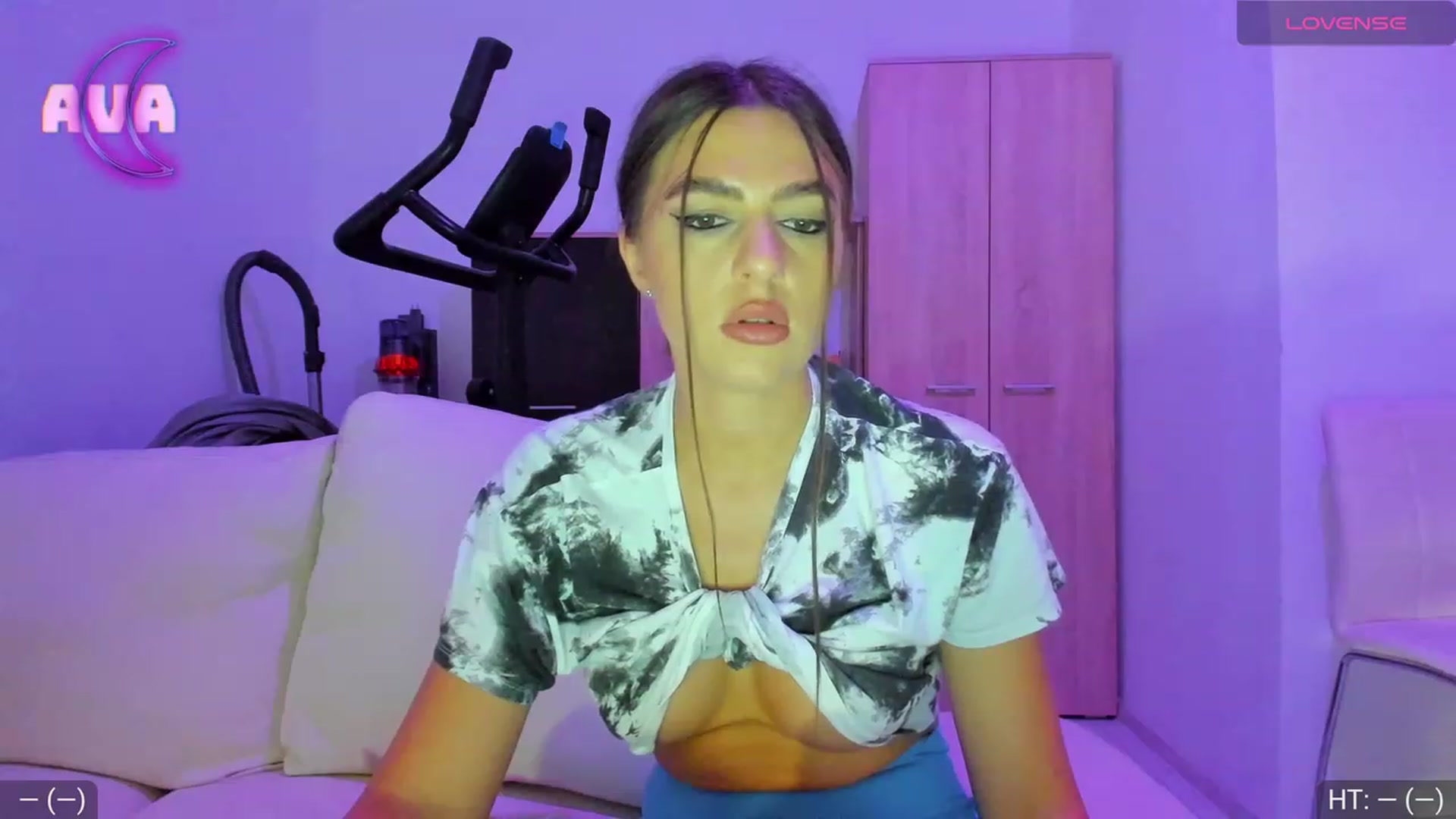 Gallery image thumbnail from AvaMoonlight's myfreecams stream on, 09/19/2023, 22:36 image 3 of 20