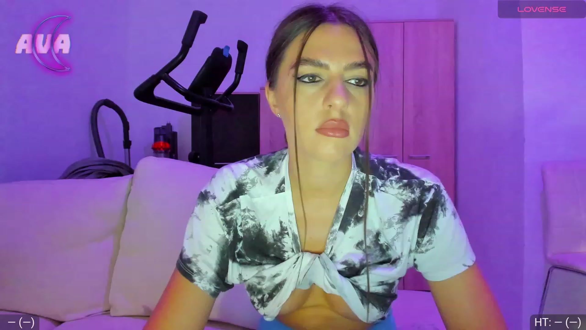 Gallery image thumbnail from AvaMoonlight's myfreecams stream on, 09/19/2023, 22:36 image 10 of 20
