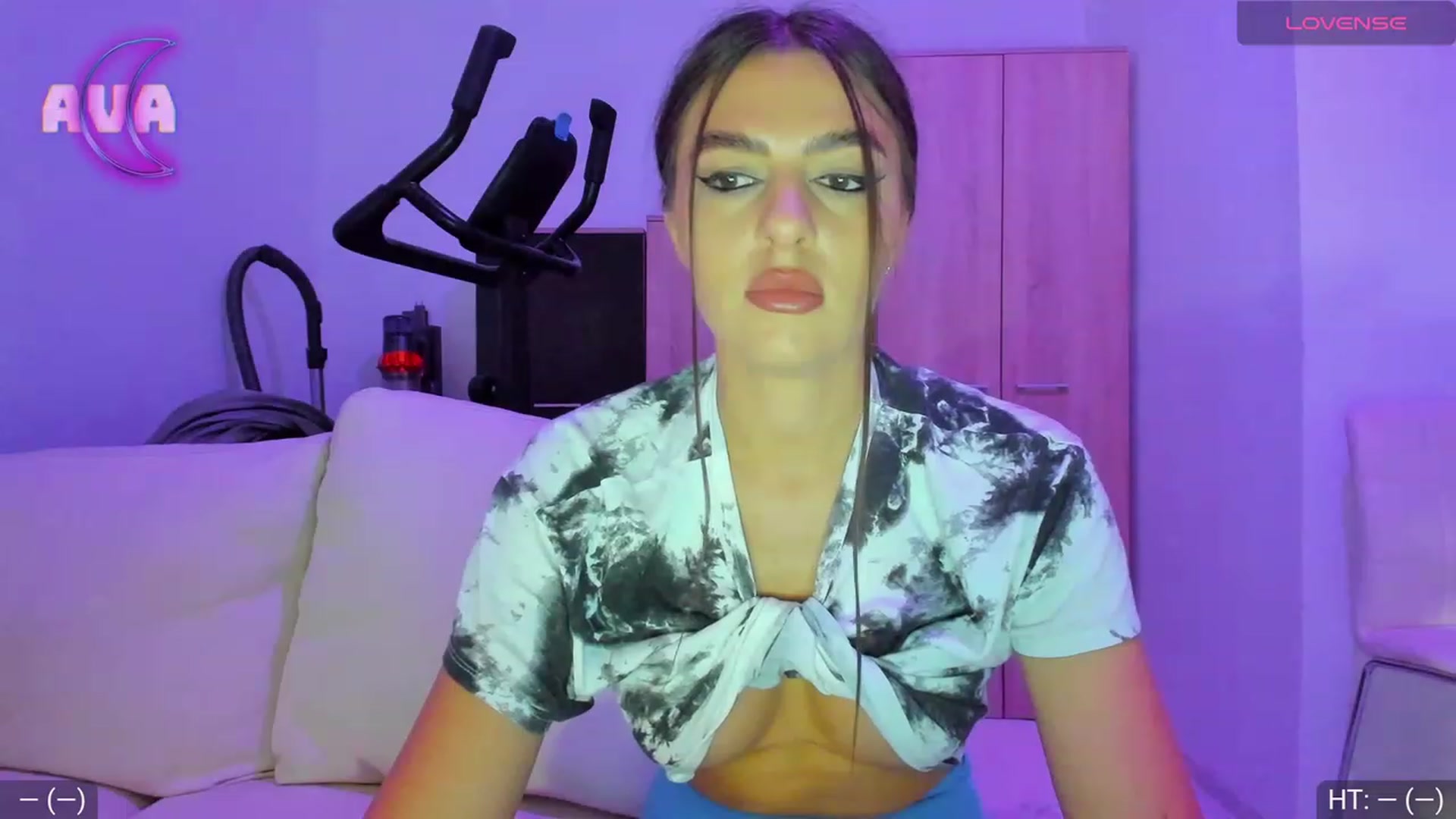 Gallery image thumbnail from AvaMoonlight's myfreecams stream on, 09/19/2023, 22:36 image 9 of 20