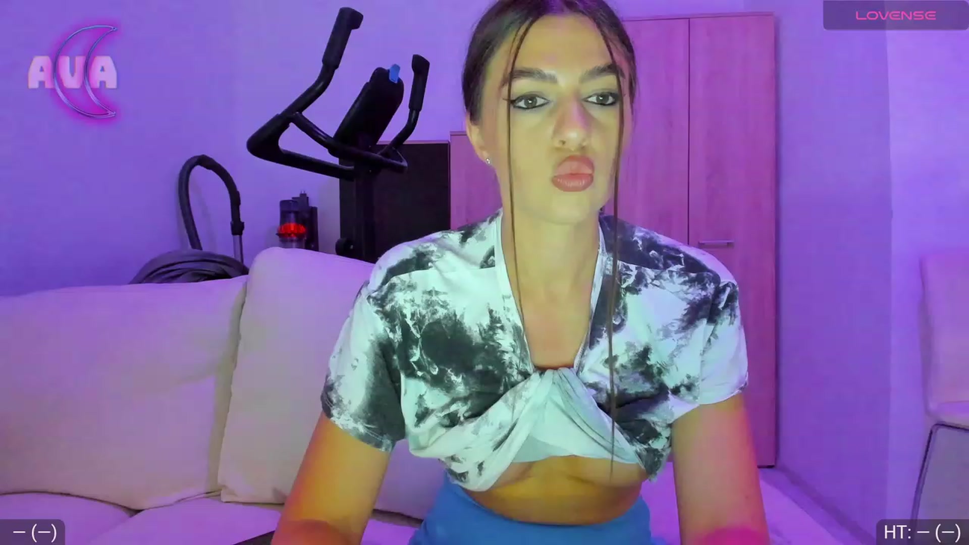 Gallery image thumbnail from AvaMoonlight's myfreecams stream on, 09/19/2023, 23:23 image 9 of 20